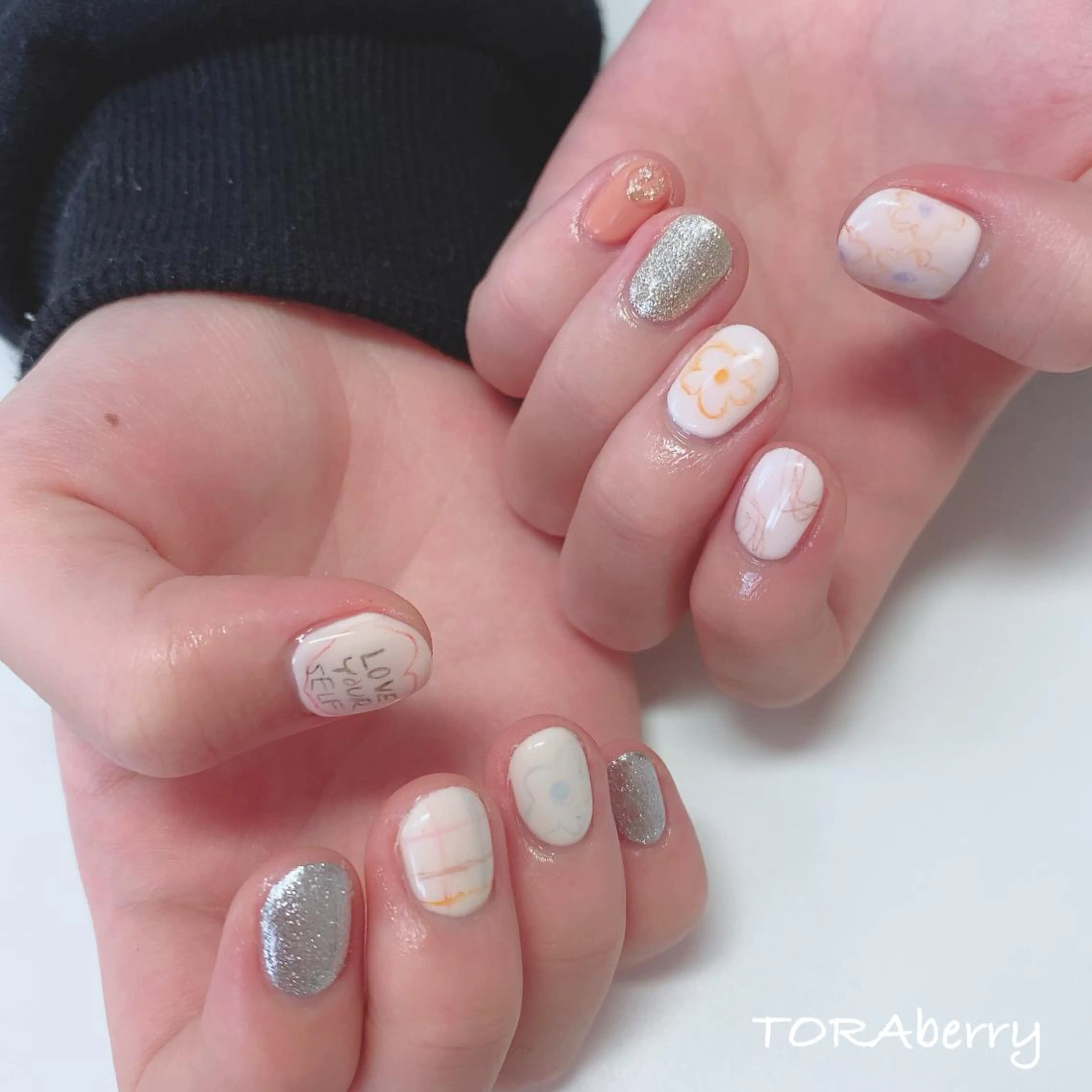 ネイル ハンドネイル ネイリスト なつみのネイルデザイン