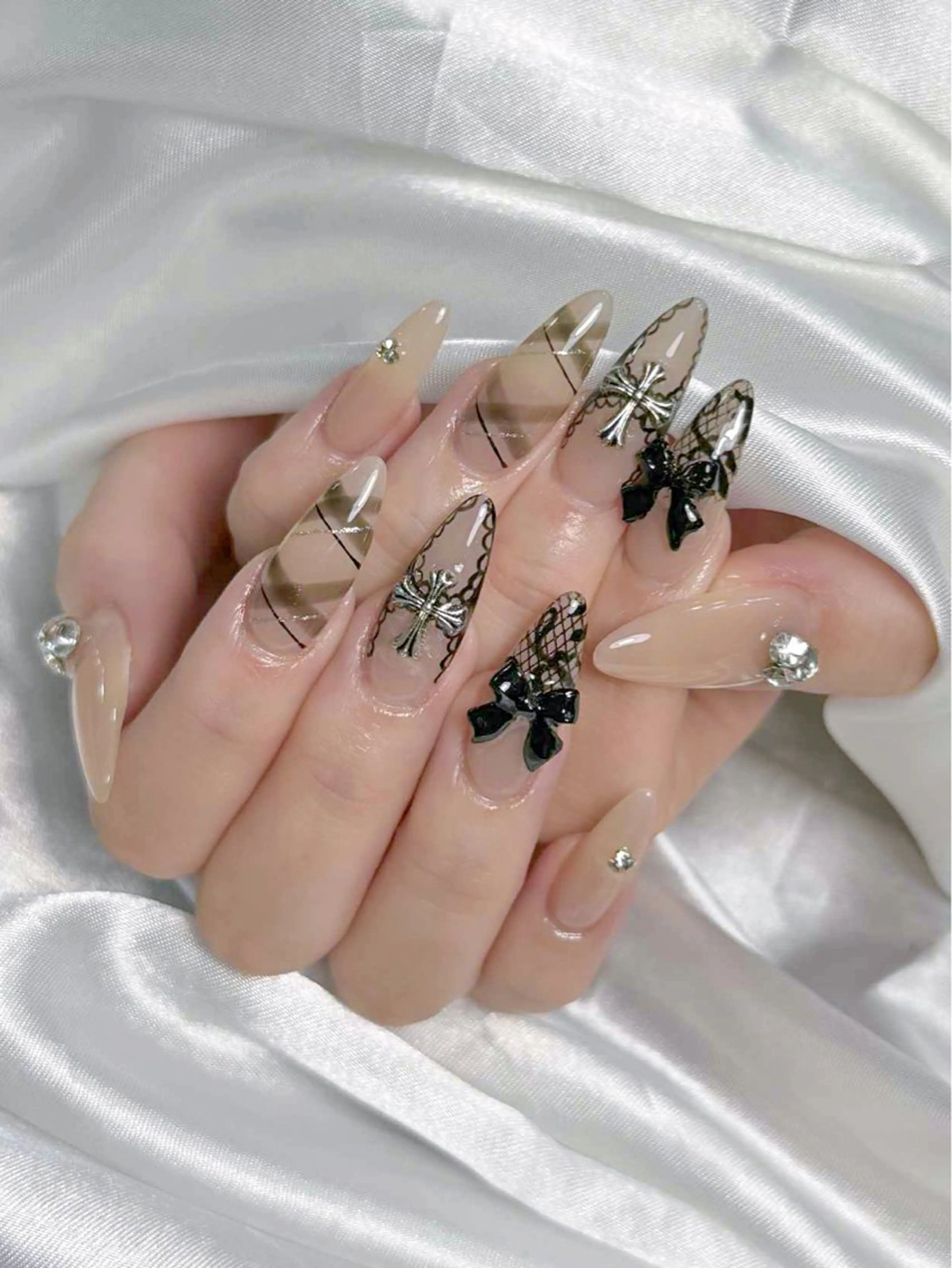 ネイル ハンドネイル LEELA NAIL STUDIOのネイルデザイン