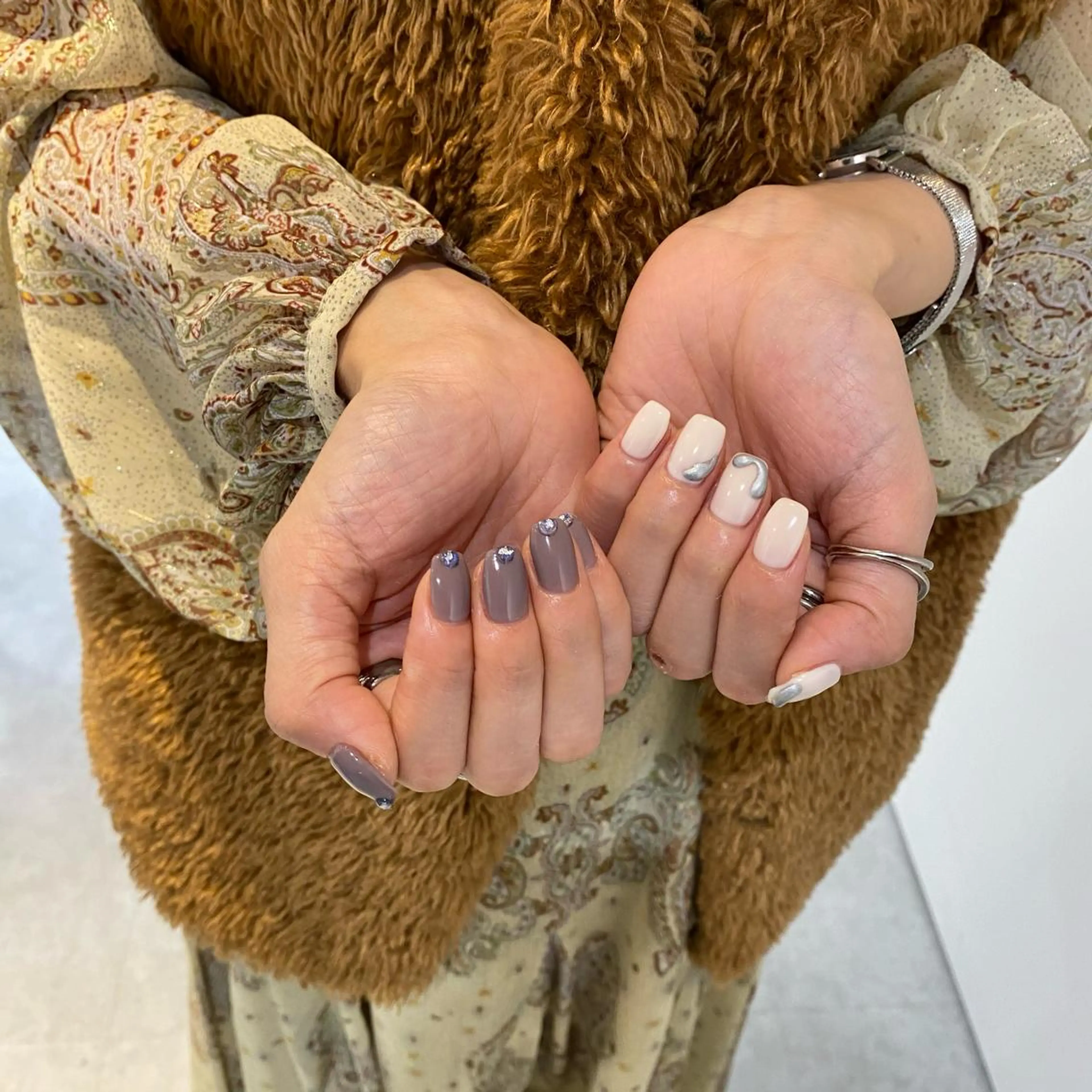 ネイル シンプルネイル ハンドネイル 岩本 杏のネイルデザイン