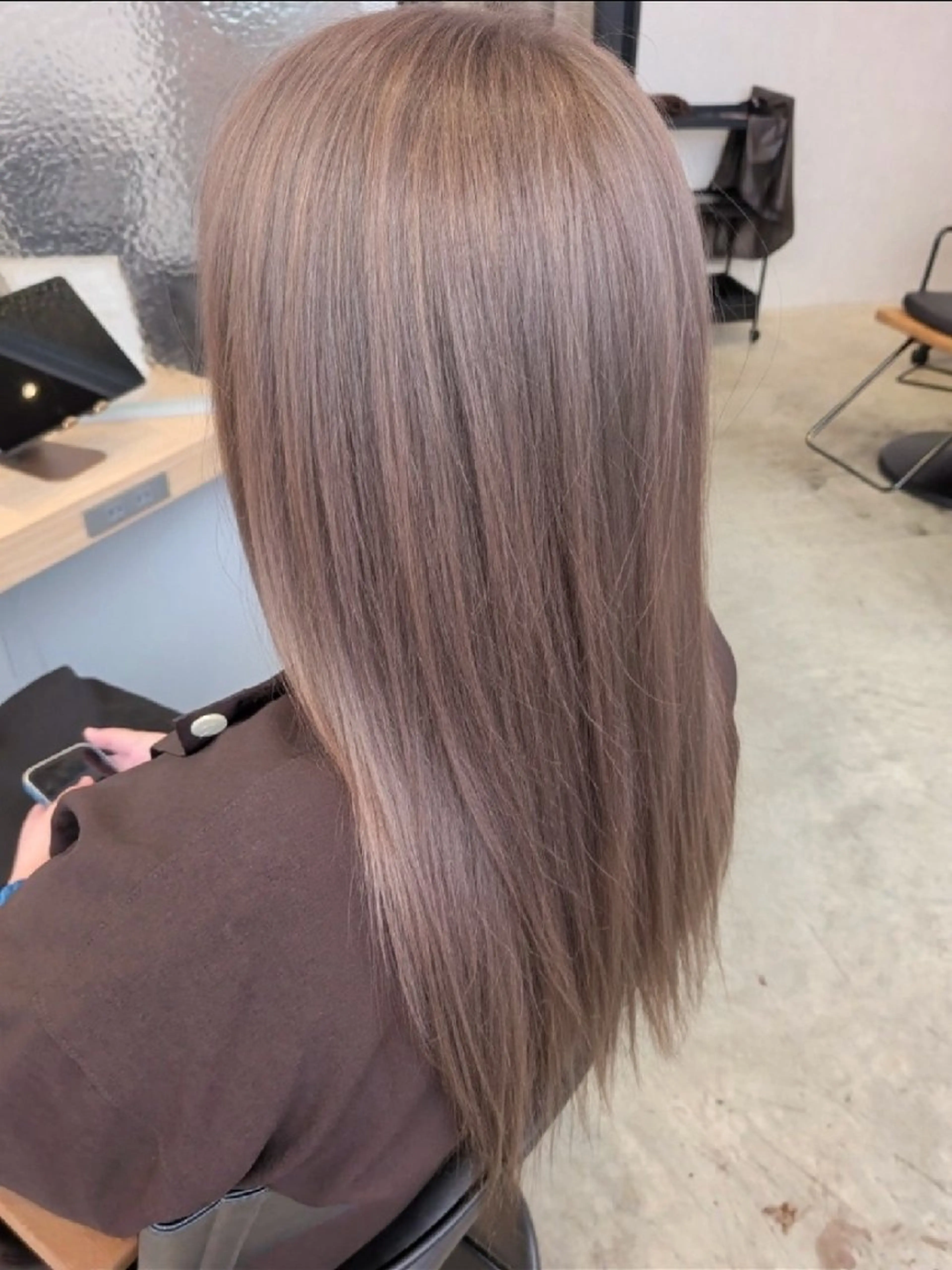 カラー 古屋 美春のヘアスタイル