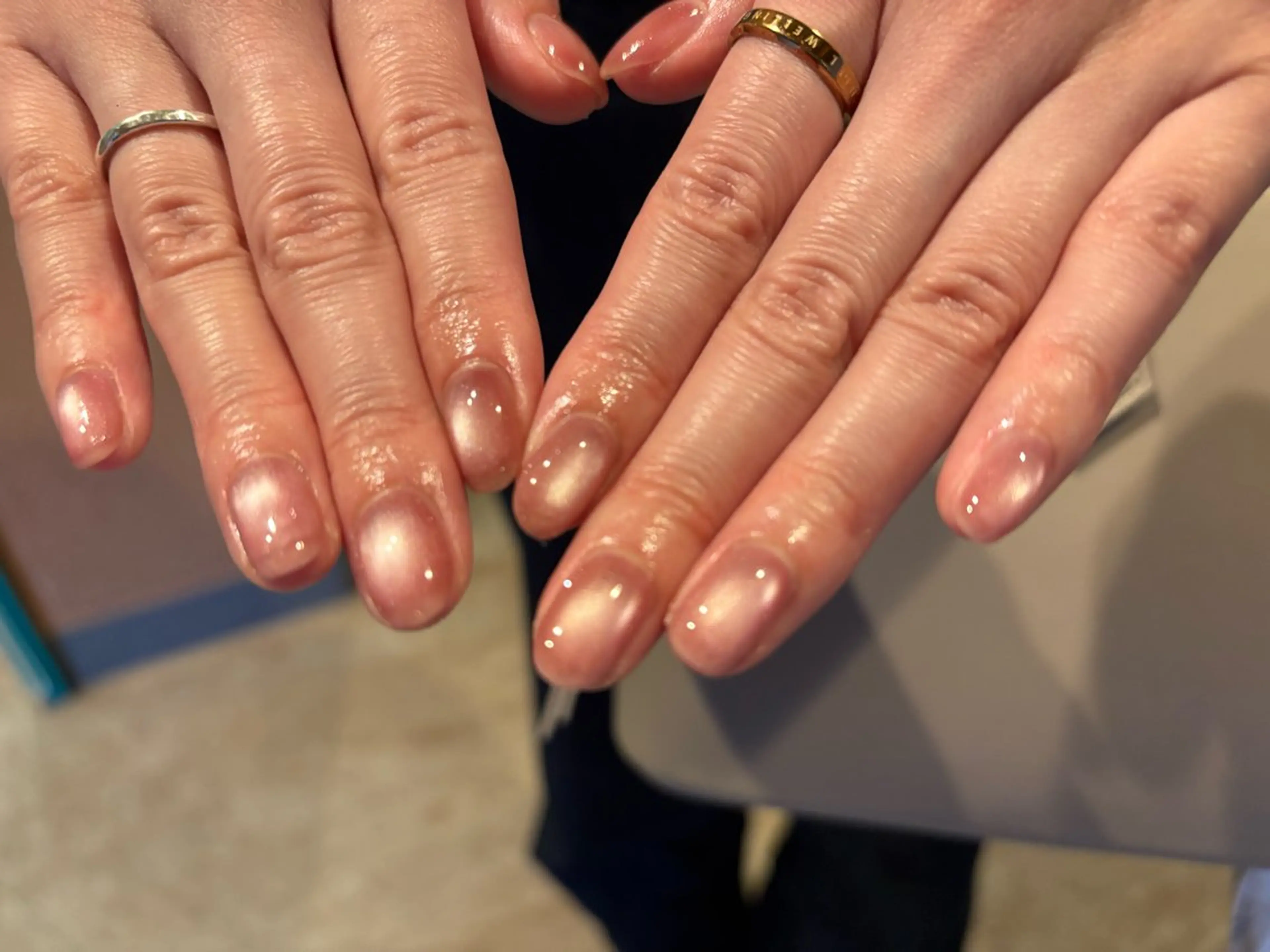 ネイル マグネットネイル ピンク ハンドネイル Meviy （メヴィー）のマツエク・マツパデザイン