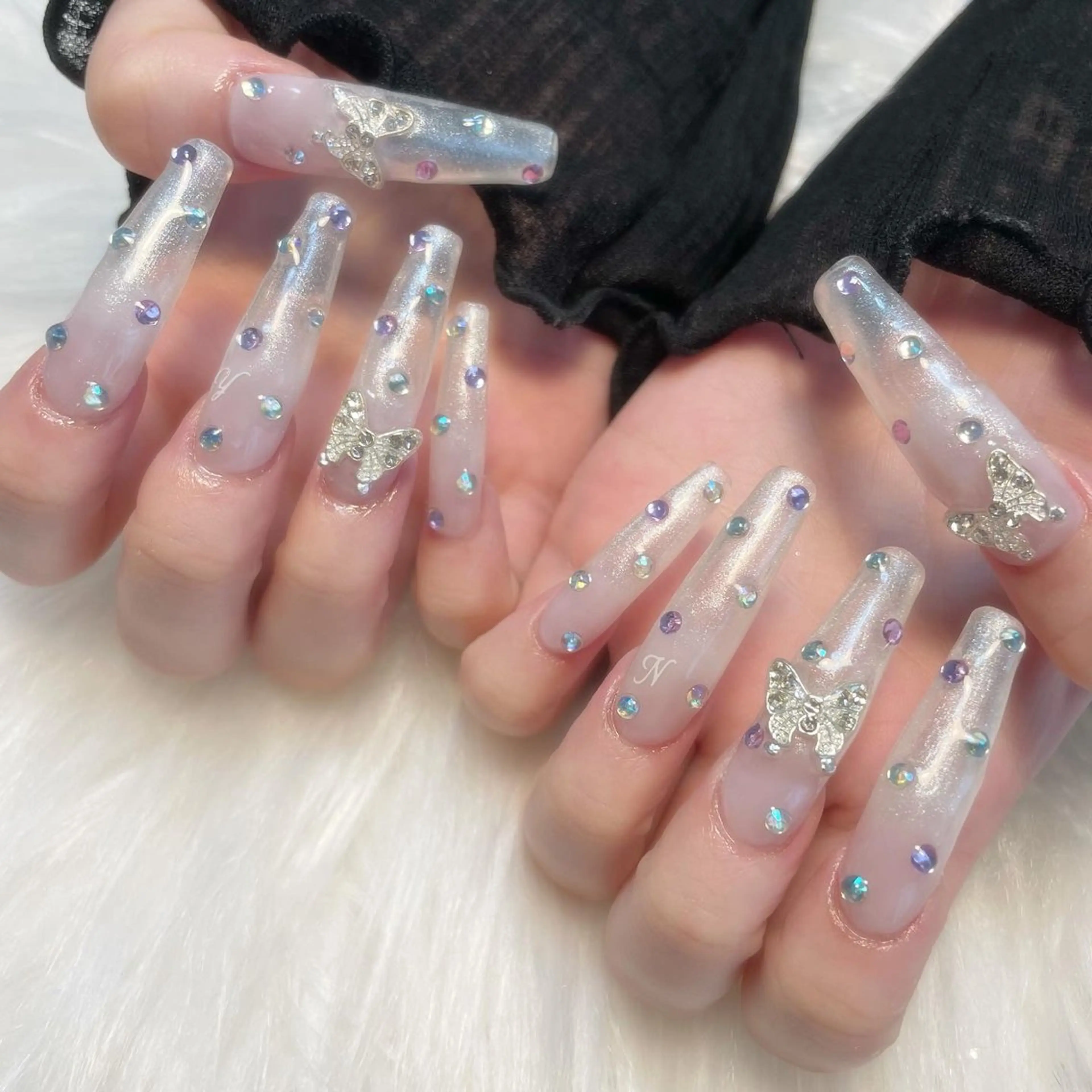 ネイル ハンドネイル ゴテゴテ💙ワンホン リオナのネイルデザイン