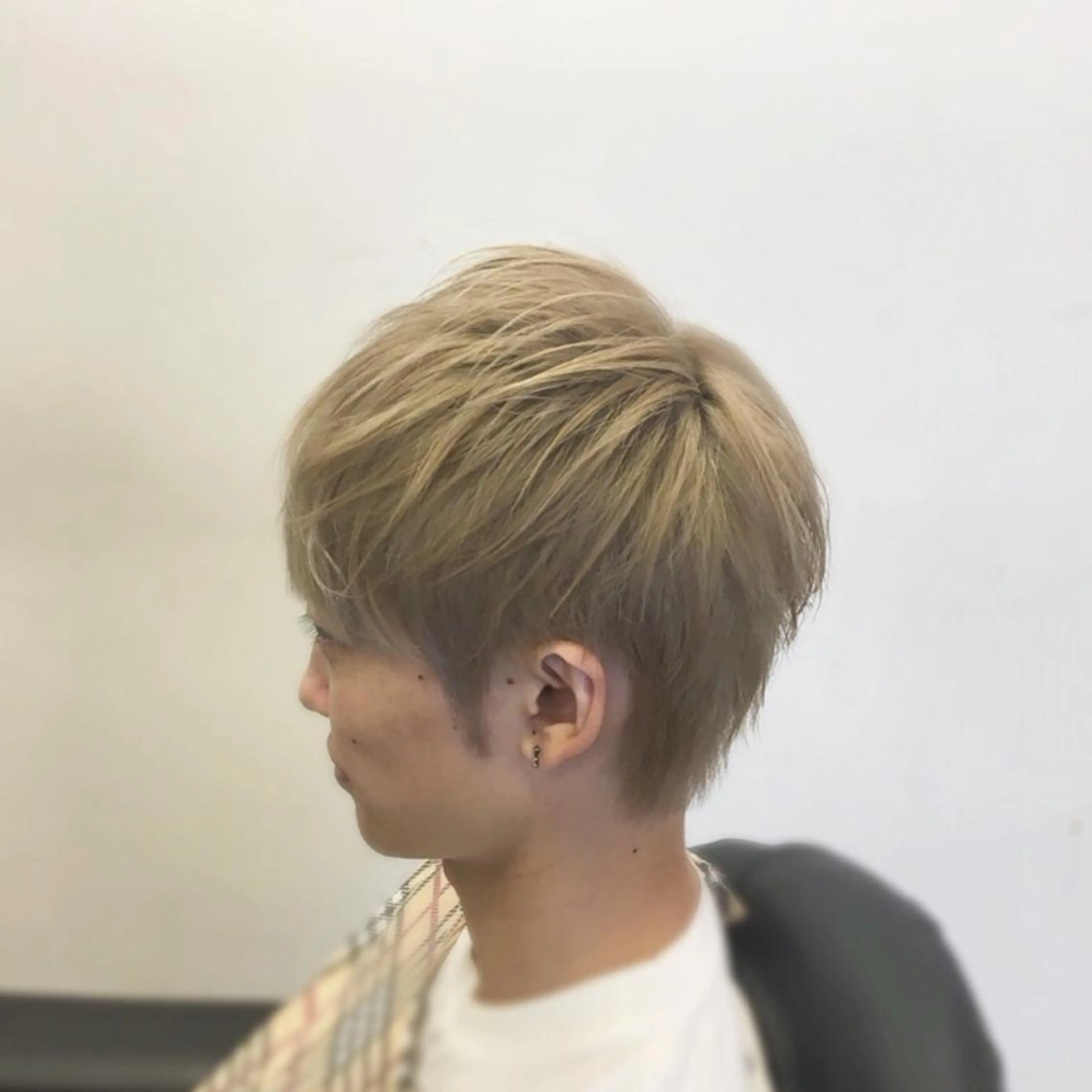 ショート カラー メンズ メンズブリーチ ブリーチ イルミナカラー 前田賢生 ご新規様はNGのヘアスタイル