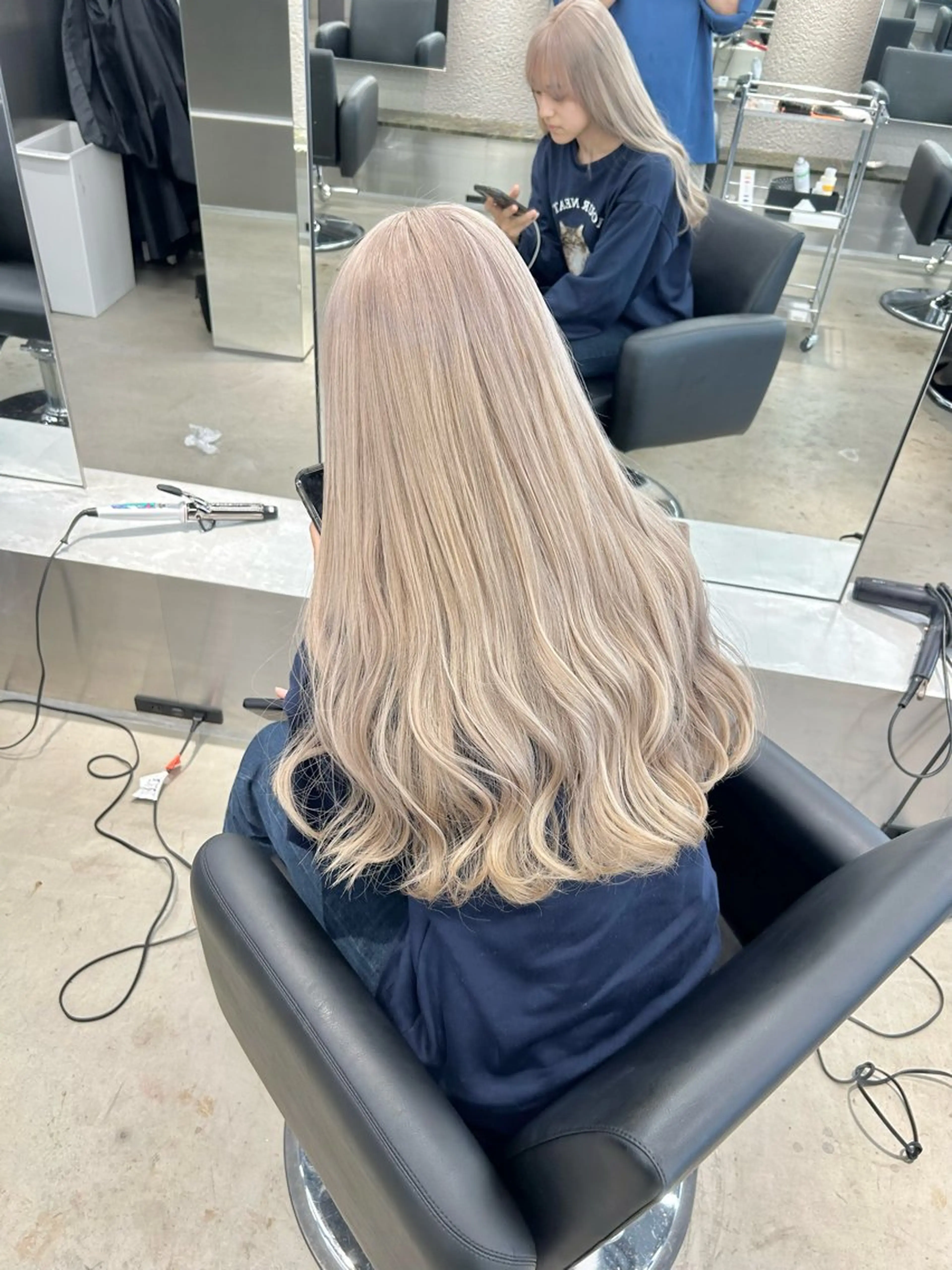 ロング カラー ベージュカラー ブリーチ ホワイトベージュ ヘアカラー トリートメント ✅ケアブリーチ✅ トヨオカ ノブヒデのヘアスタイル