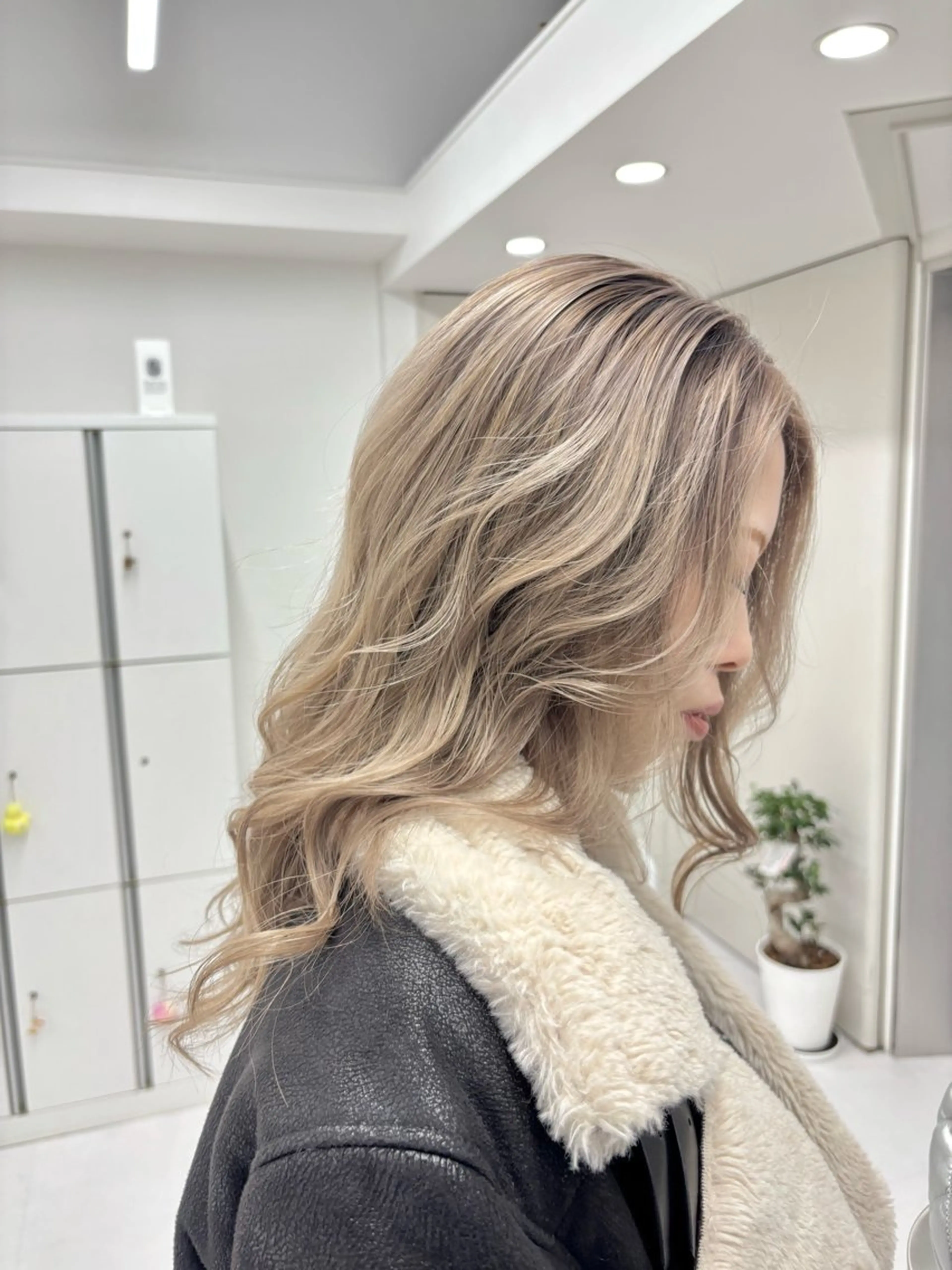 セミロング カラー カット ヘアカラー トリートメント ヘアセット 🎗副店長/井上 竜 ブリーチ指名No.1のヘアスタイル