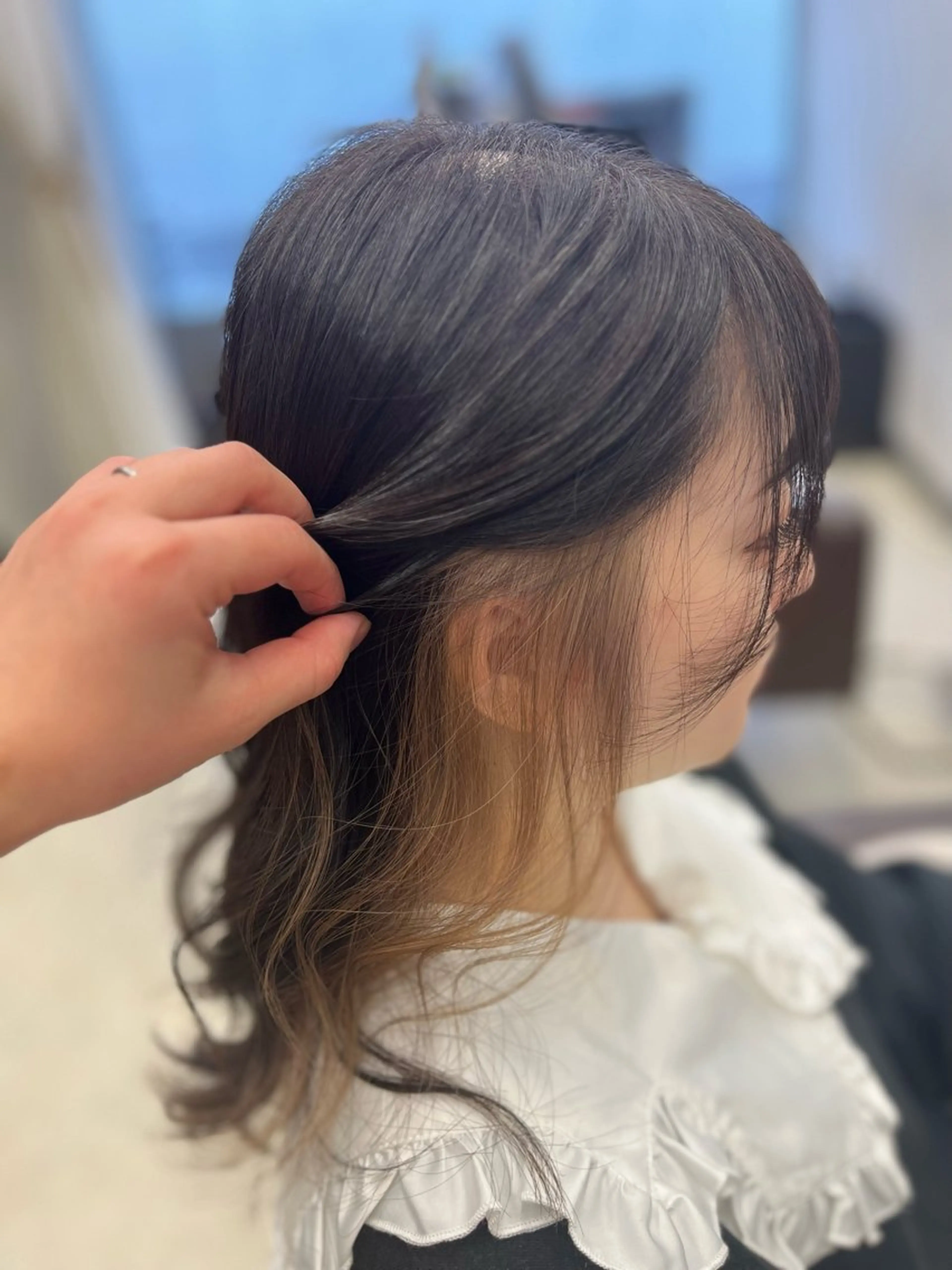 ロング カラー イヤリングカラー ヘアカラー Crescere所属・小島 凜のヘアスタイル