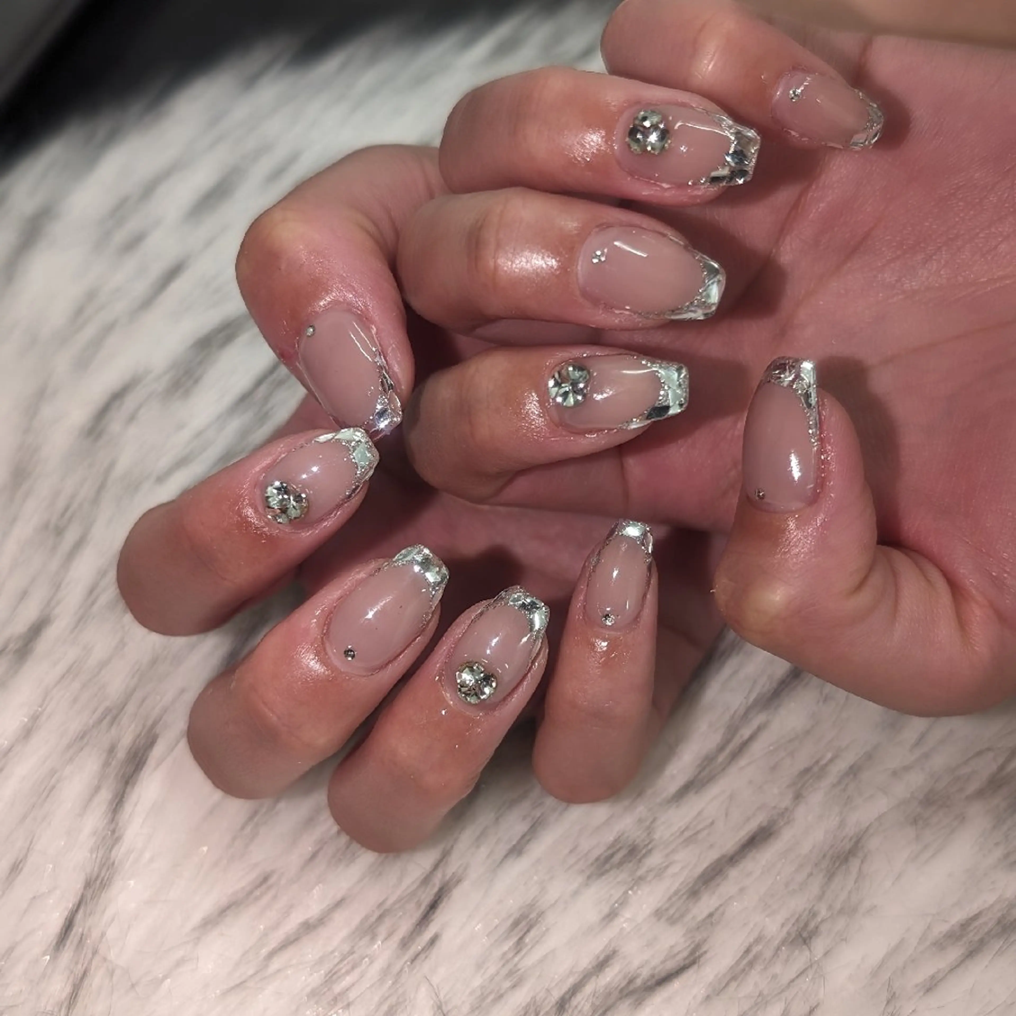 ネイル ハンドネイル RUNWAY 　　の眉毛・アイブロウイメージ