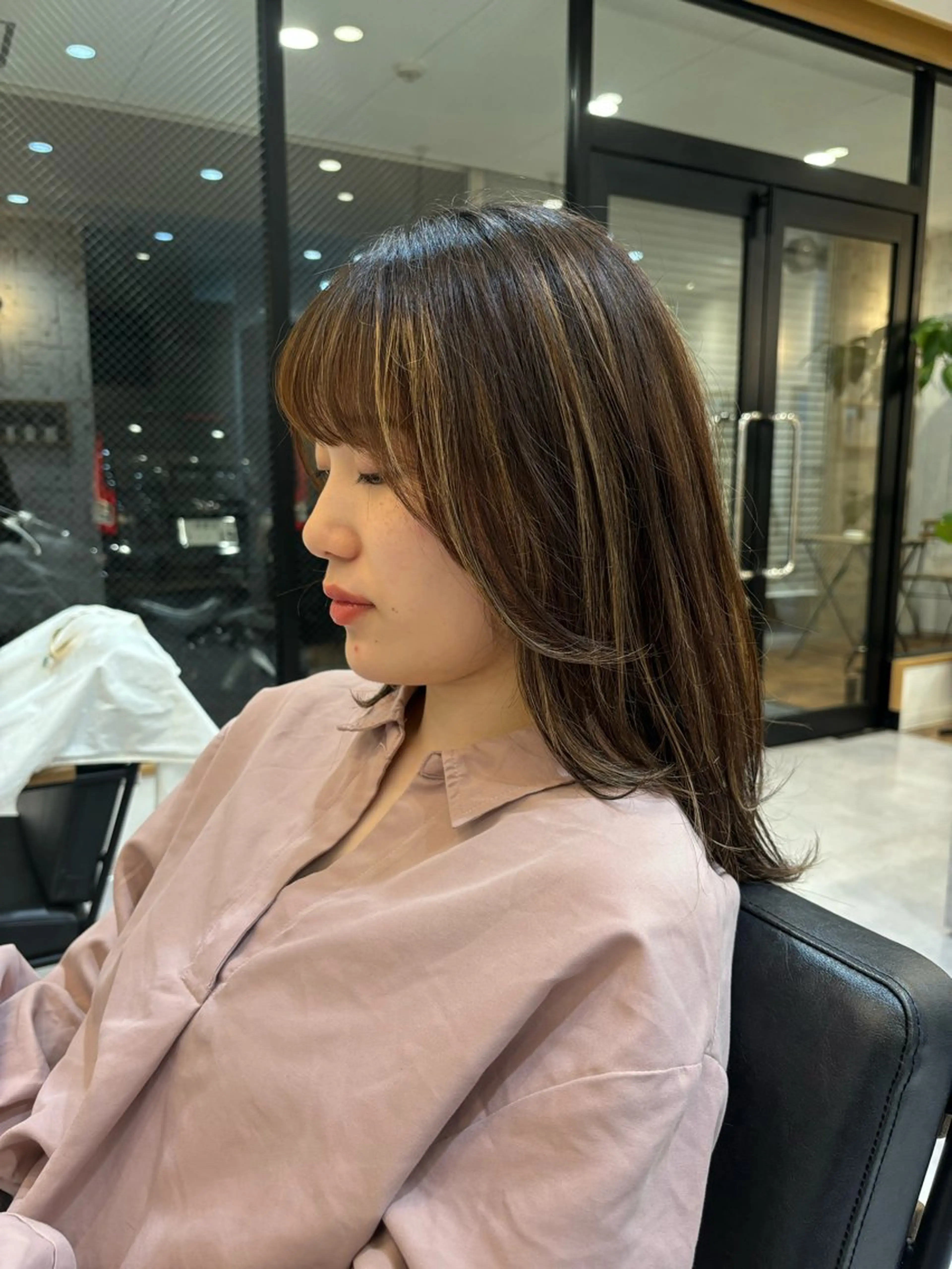 セミロング 顔まわりレイヤー 顔周りカット レイヤーカット 【メンズショート 特化】村斎　伶次のヘアスタイル