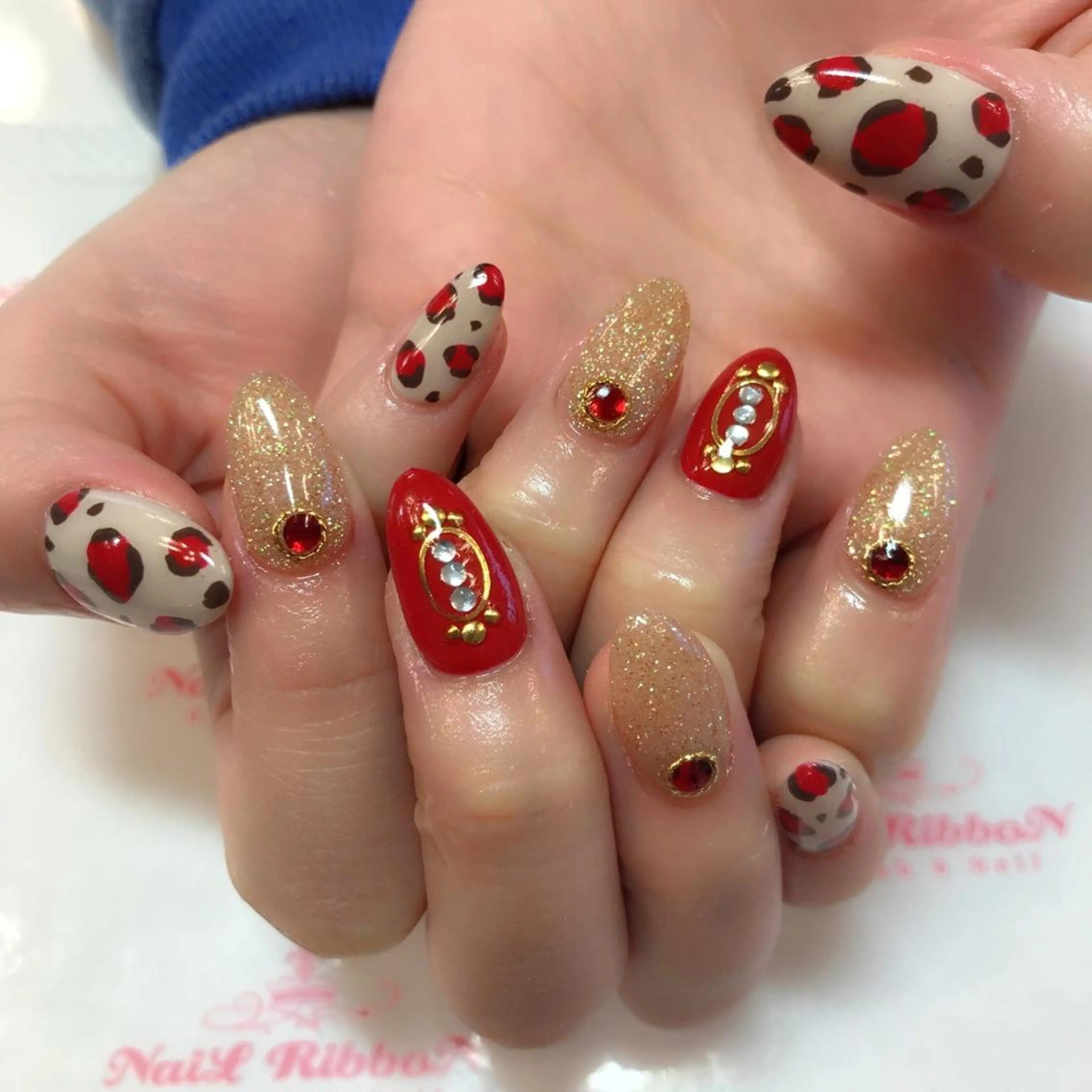 ネイル ネイルリボン 受付スタッフのネイルデザイン