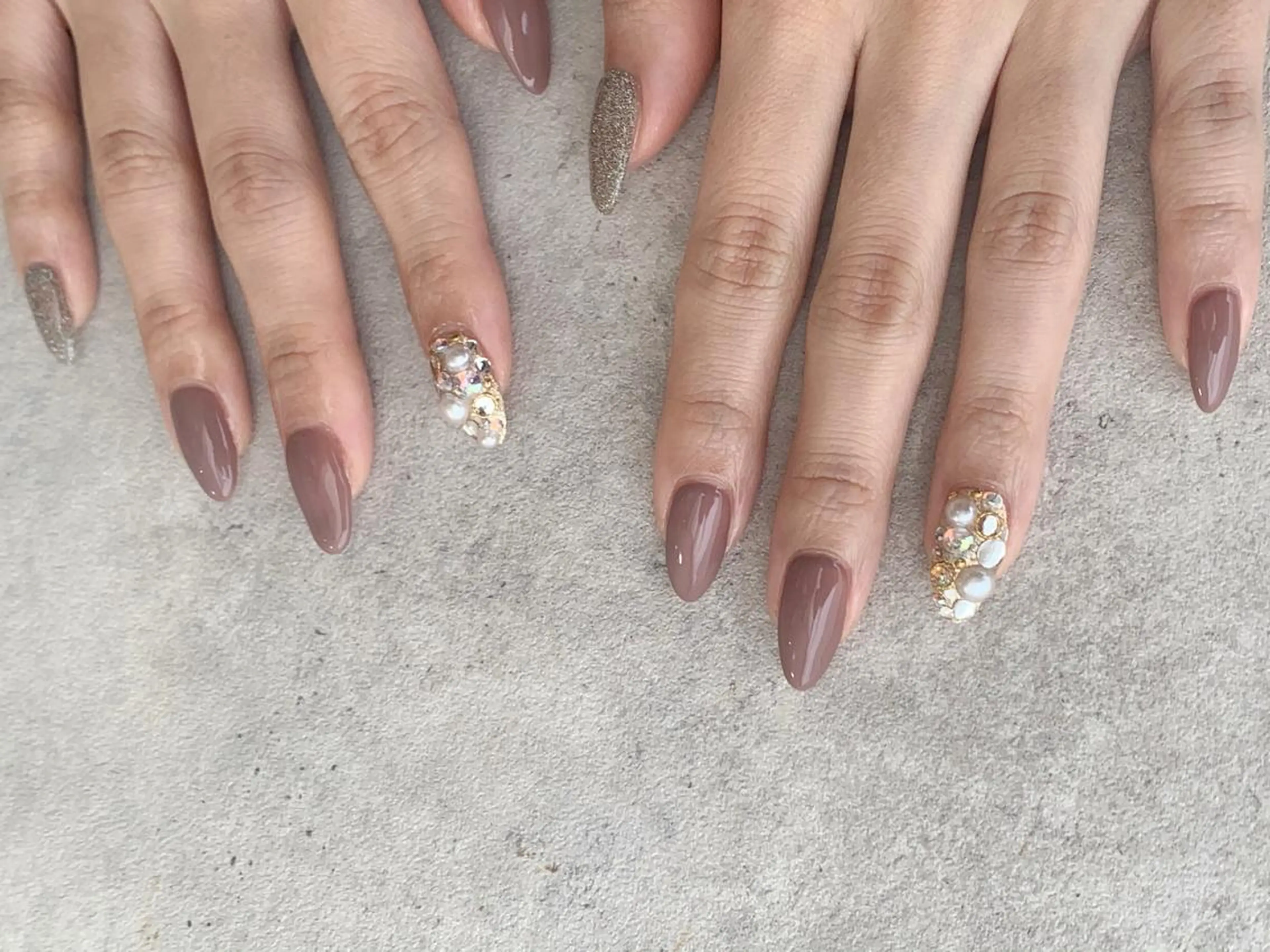 ネイル ストーンネイル 金田 純香のネイルデザイン