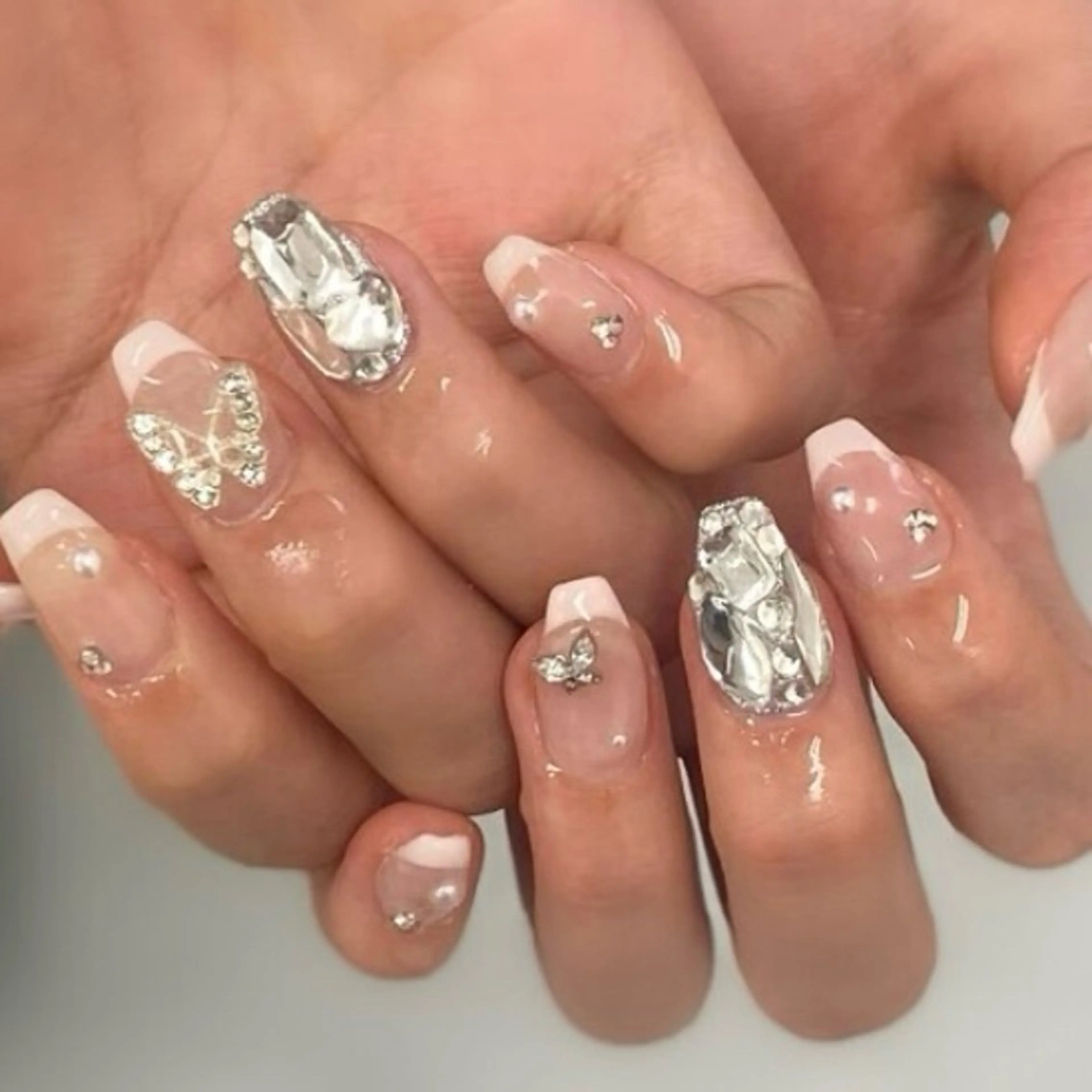 ネイル 持ち込み ハンドネイル ネイル・まつ毛・眉毛 同時施術可能💅🏻のネイルデザイン