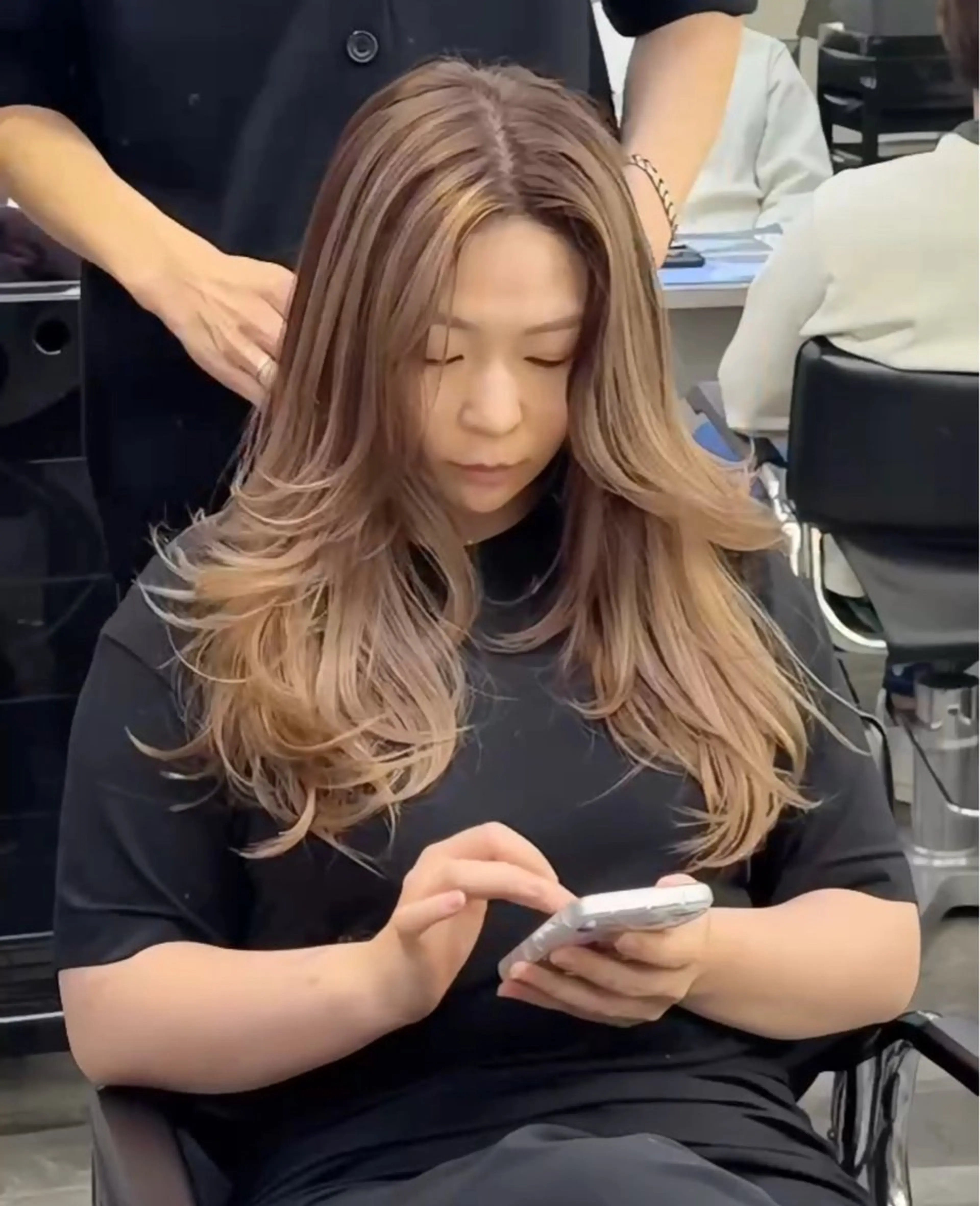 ロング ハイレイヤー 韓国風ヘア レイヤーカット カット Nao/ 大宮/外国人風カラーのヘアスタイル