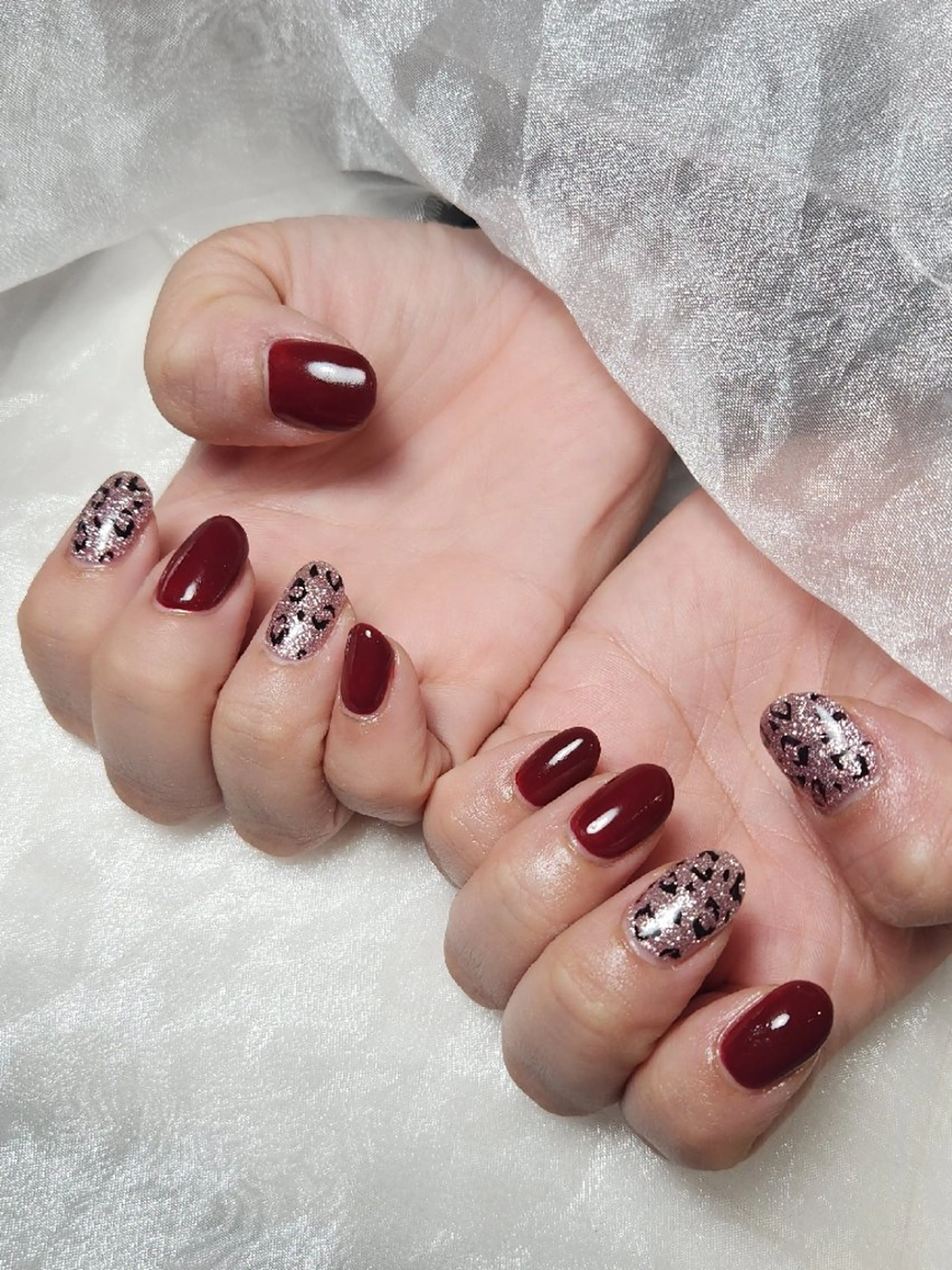 ネイル アニマル柄 ボルドー フラッシュネイル キラキラネイル ラメ(グリッター) Nailroom3  古屋明美のネイルデザイン