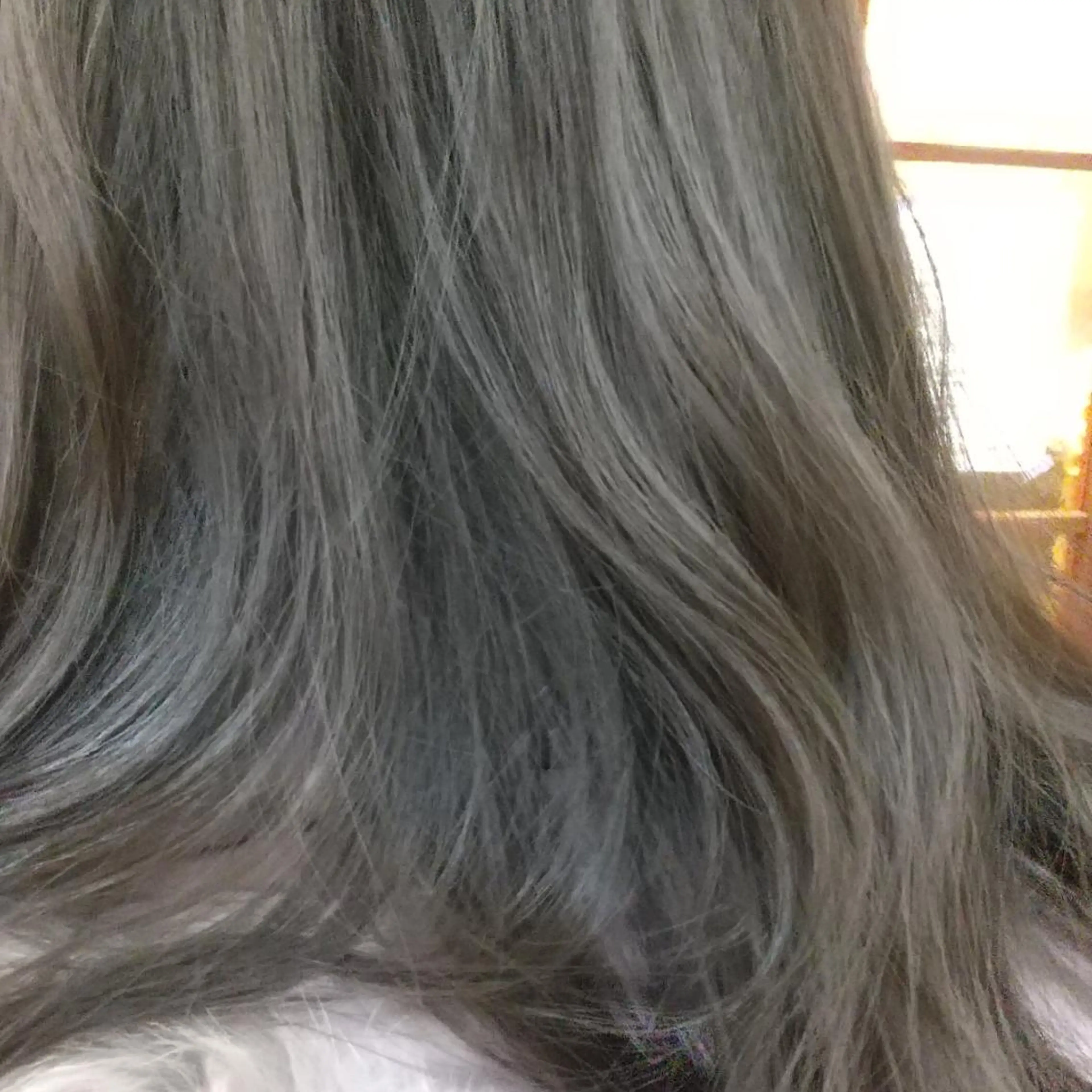 カラー ベージュカラー ブルーカラー フォギーベージュ エルメ NORIEのヘアスタイル