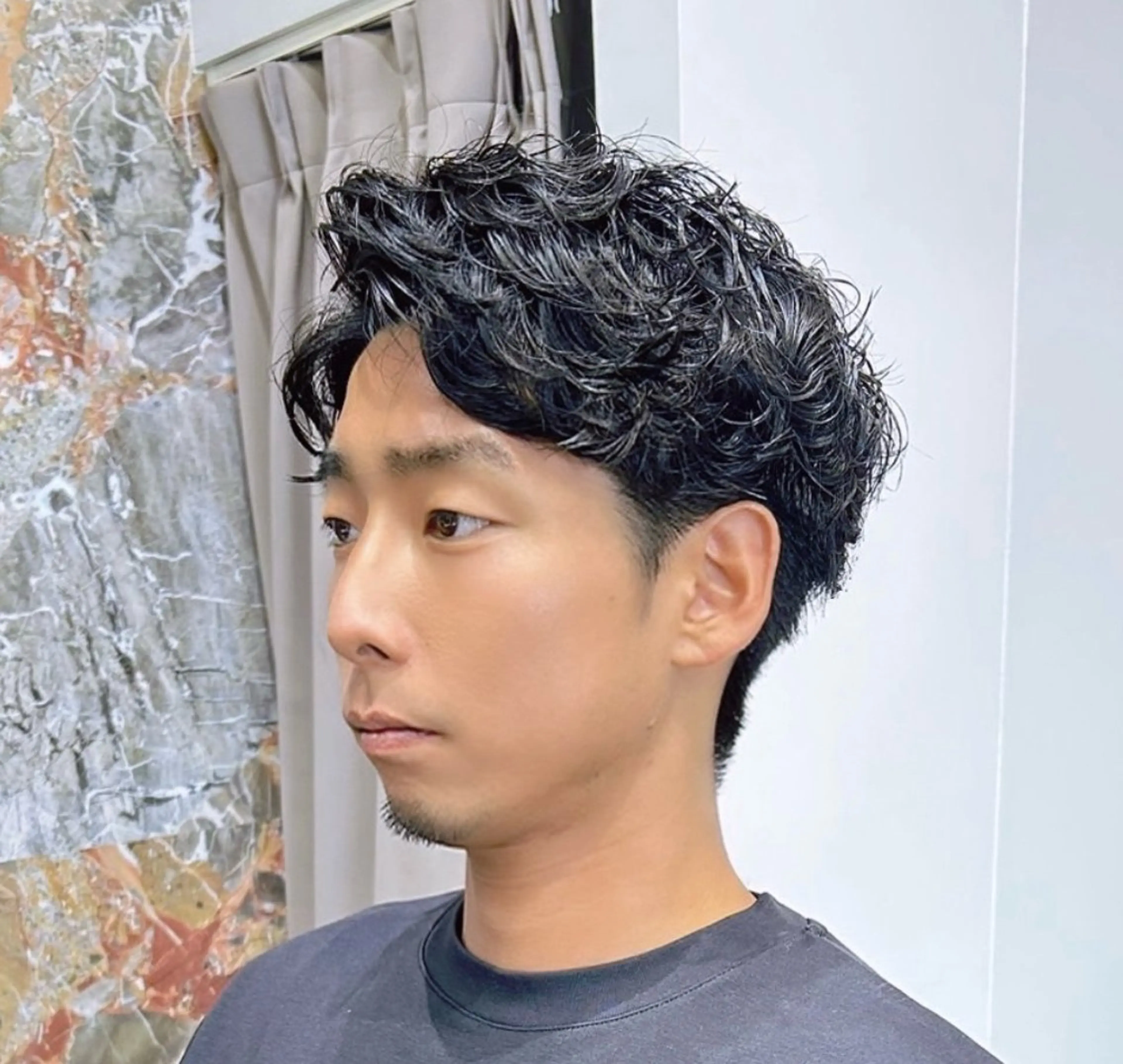 ショート パーマ メンズ calna by ELMO  上ノ井のヘアスタイル