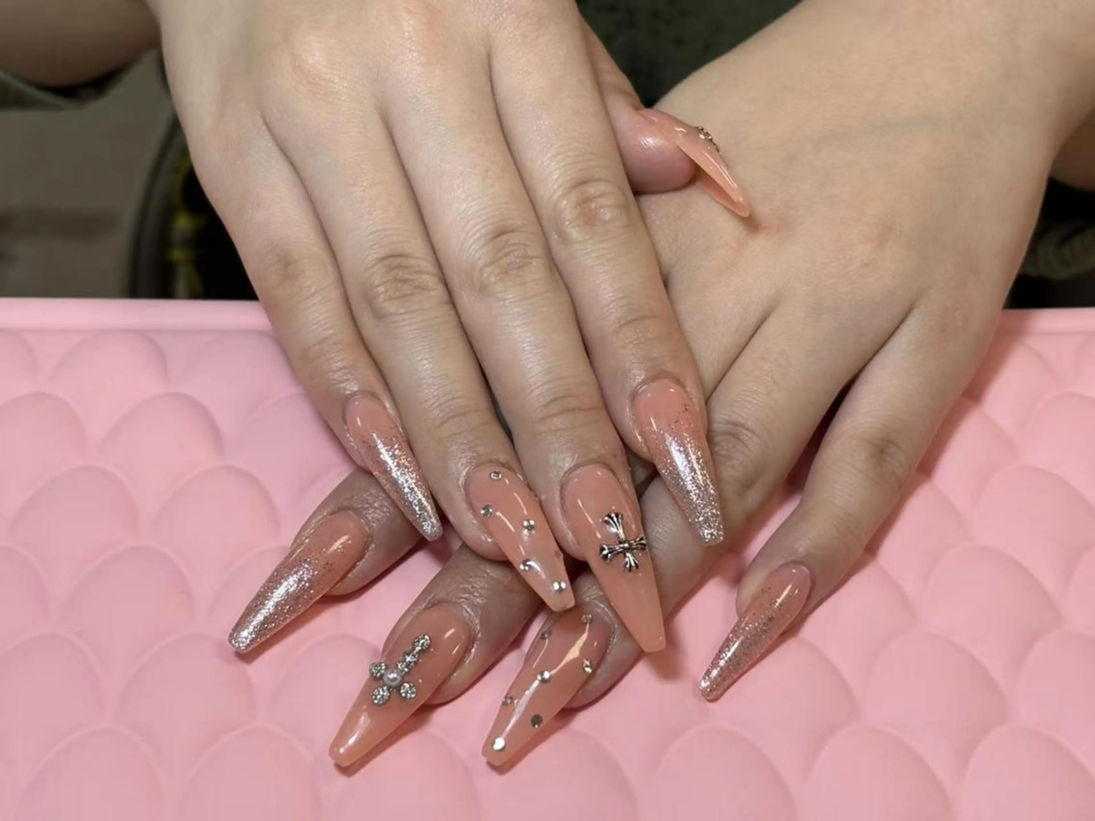 ネイル 長さ出し フレンチネイル ジェルネイル ガラスフレンチ 韓国ネイル Hana Bloom Nail💛Rinaのネイルデザイン