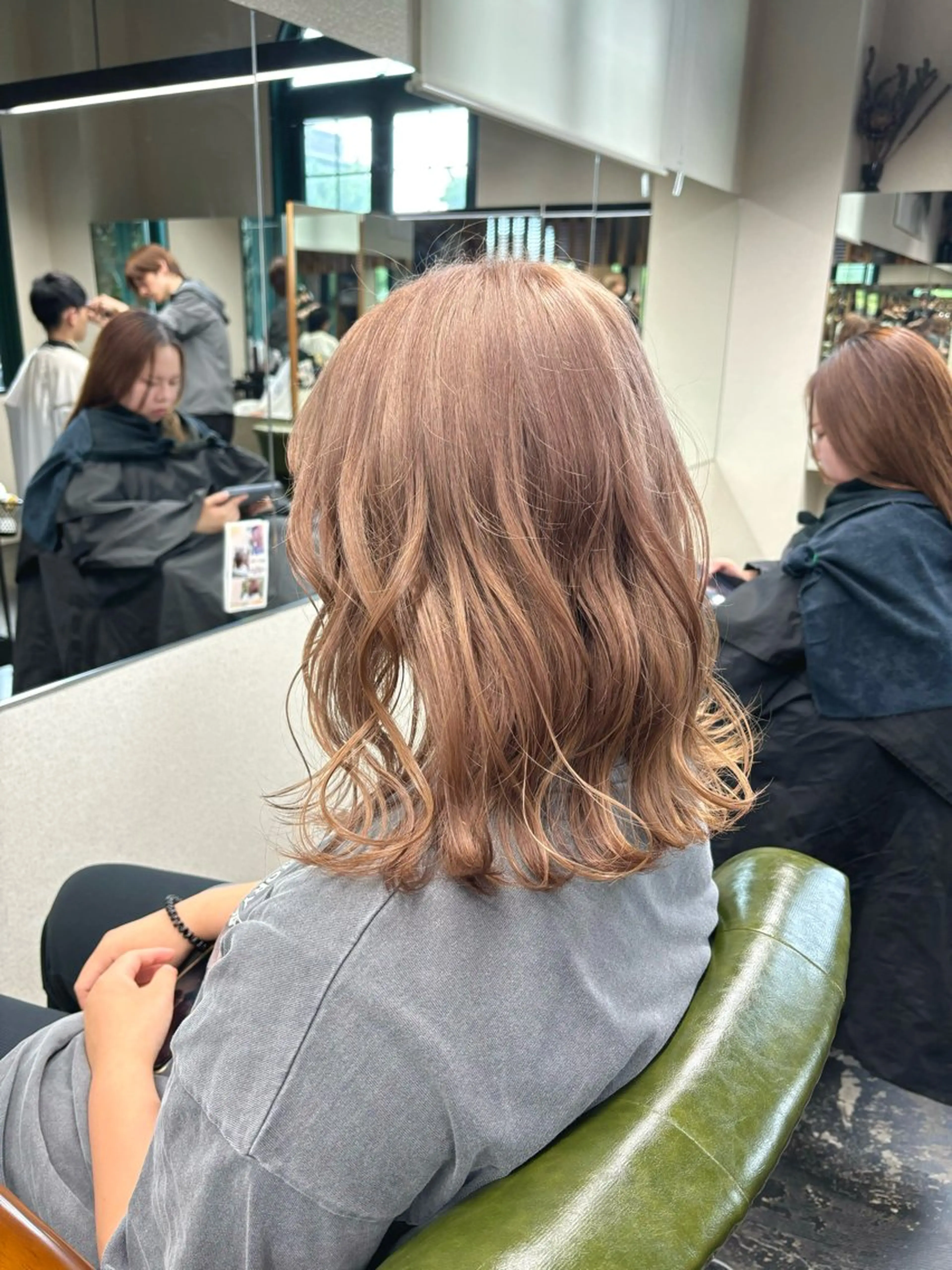 ミディアム カラー ヘアカラー トリートメント 岡村 莉穂のヘアスタイル