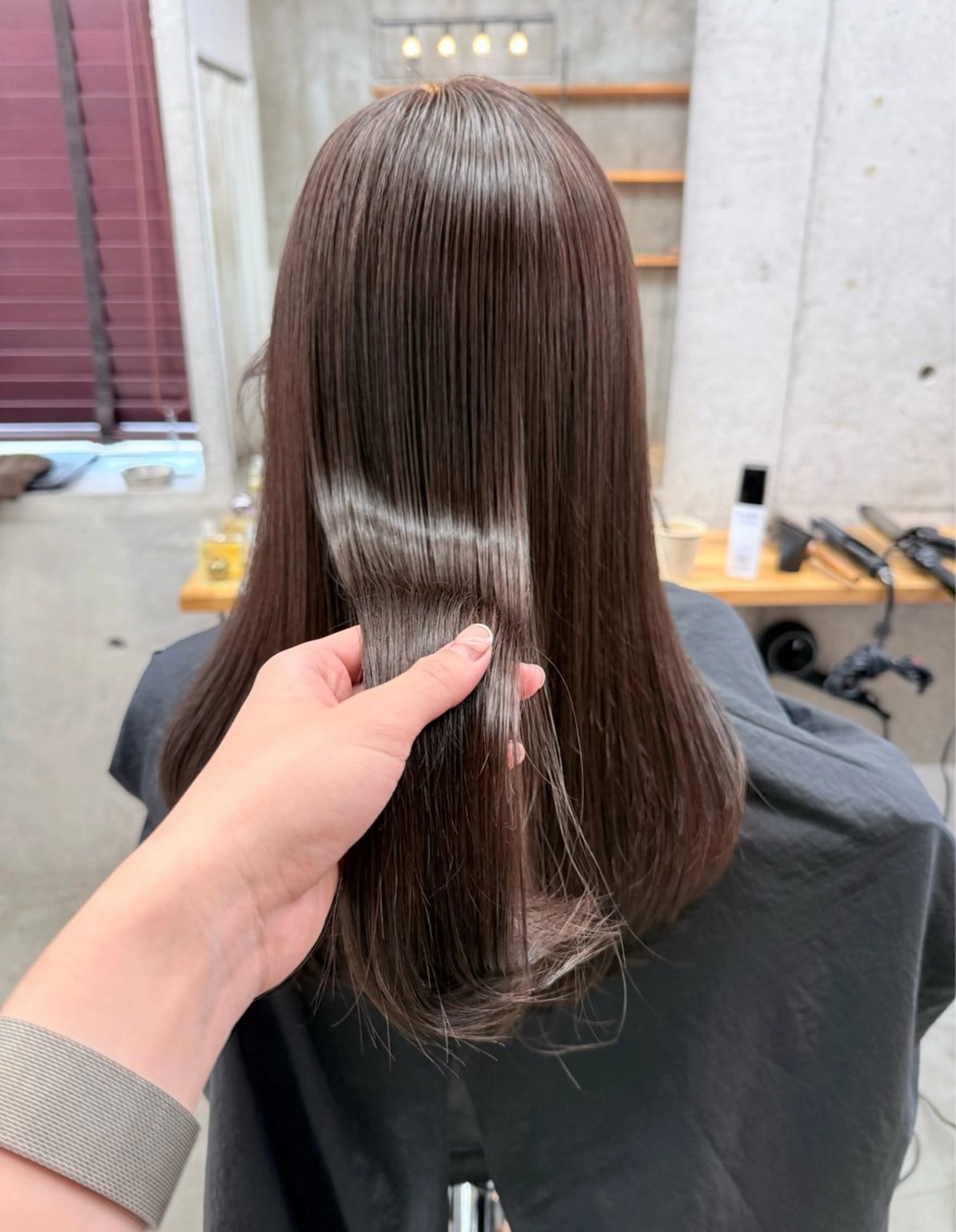 ロング パーマ カット ヘアカラー 葉 /レイヤーカットのヘアスタイル