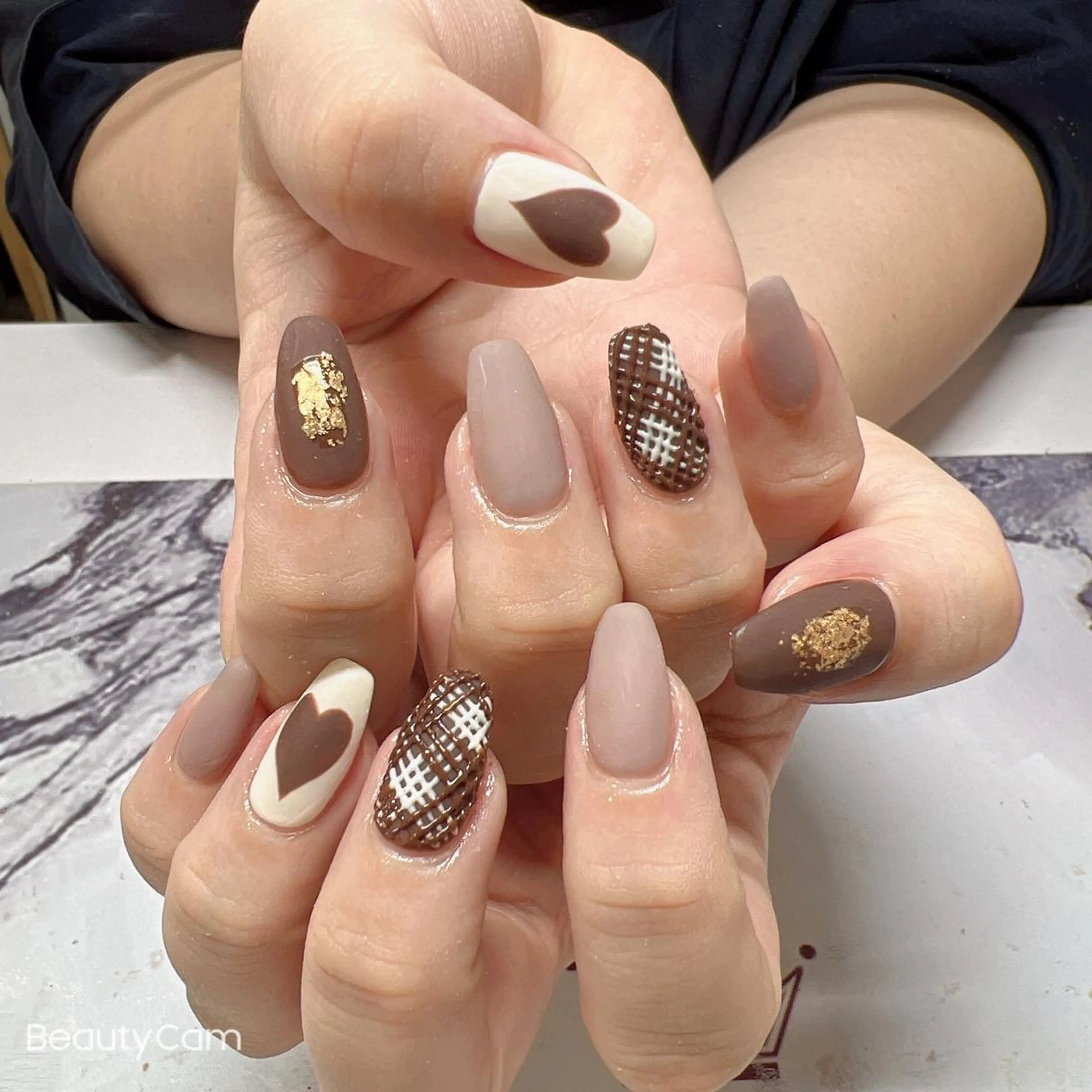 ネイル ガレンドウ 白澤 愛子のネイルデザイン