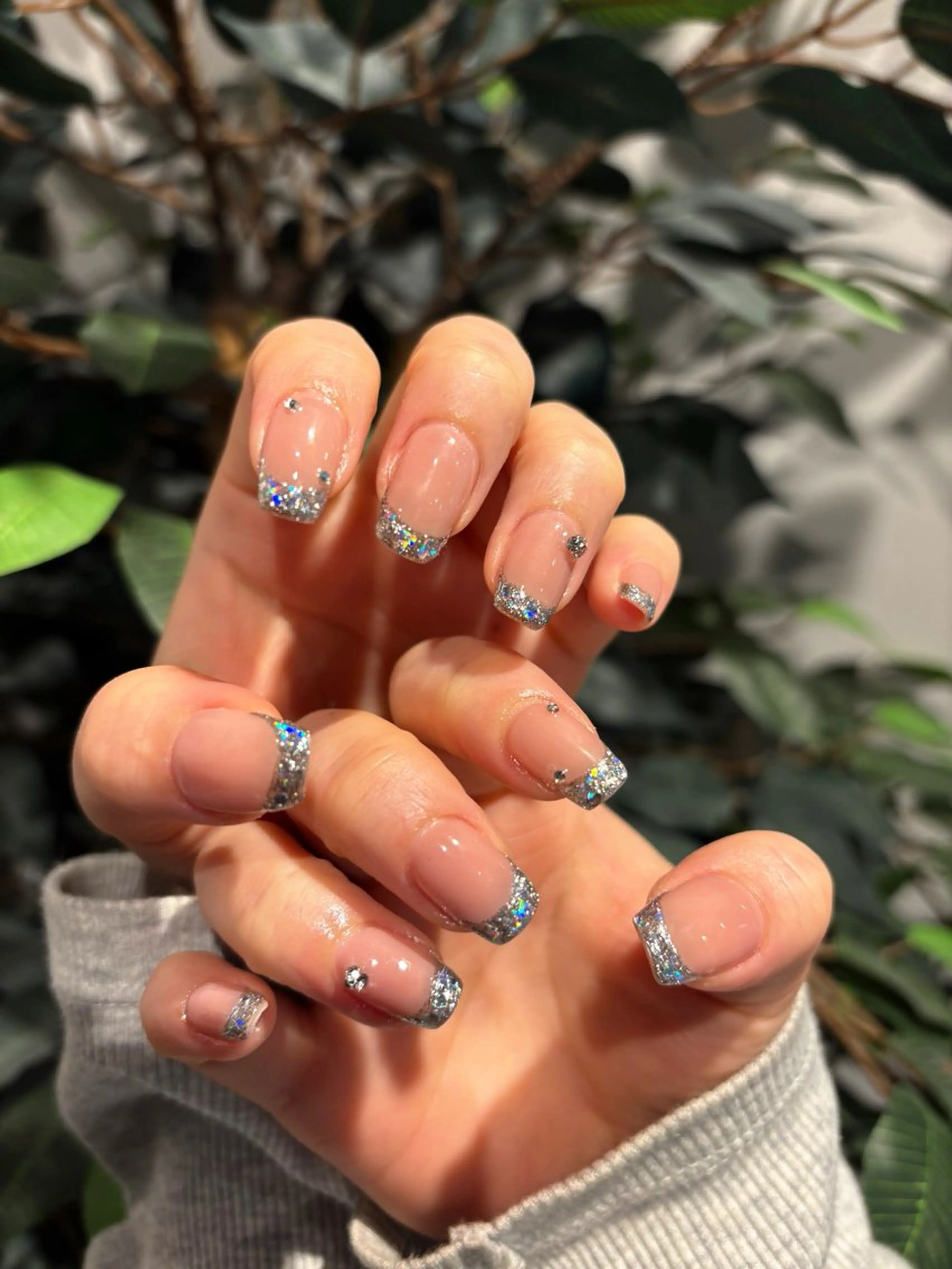 ネイル 長さ出し フレンチネイル ジェルネイル ガラスフレンチ ハンドネイル well nail所属・well nailのネイルデザイン