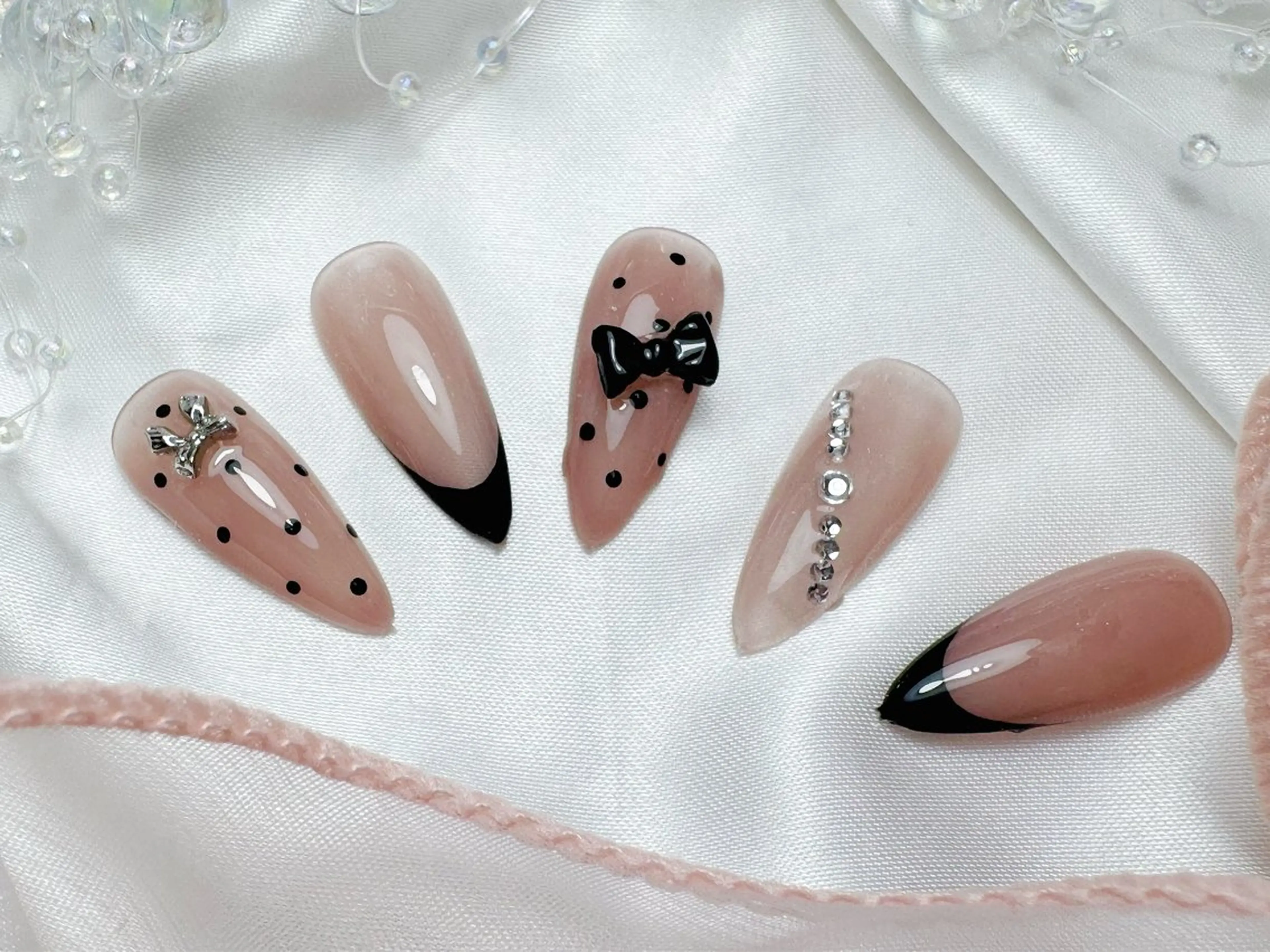 ネイル ハンドネイル ビューティーサロン フラワーズ　ヒのネイルデザイン