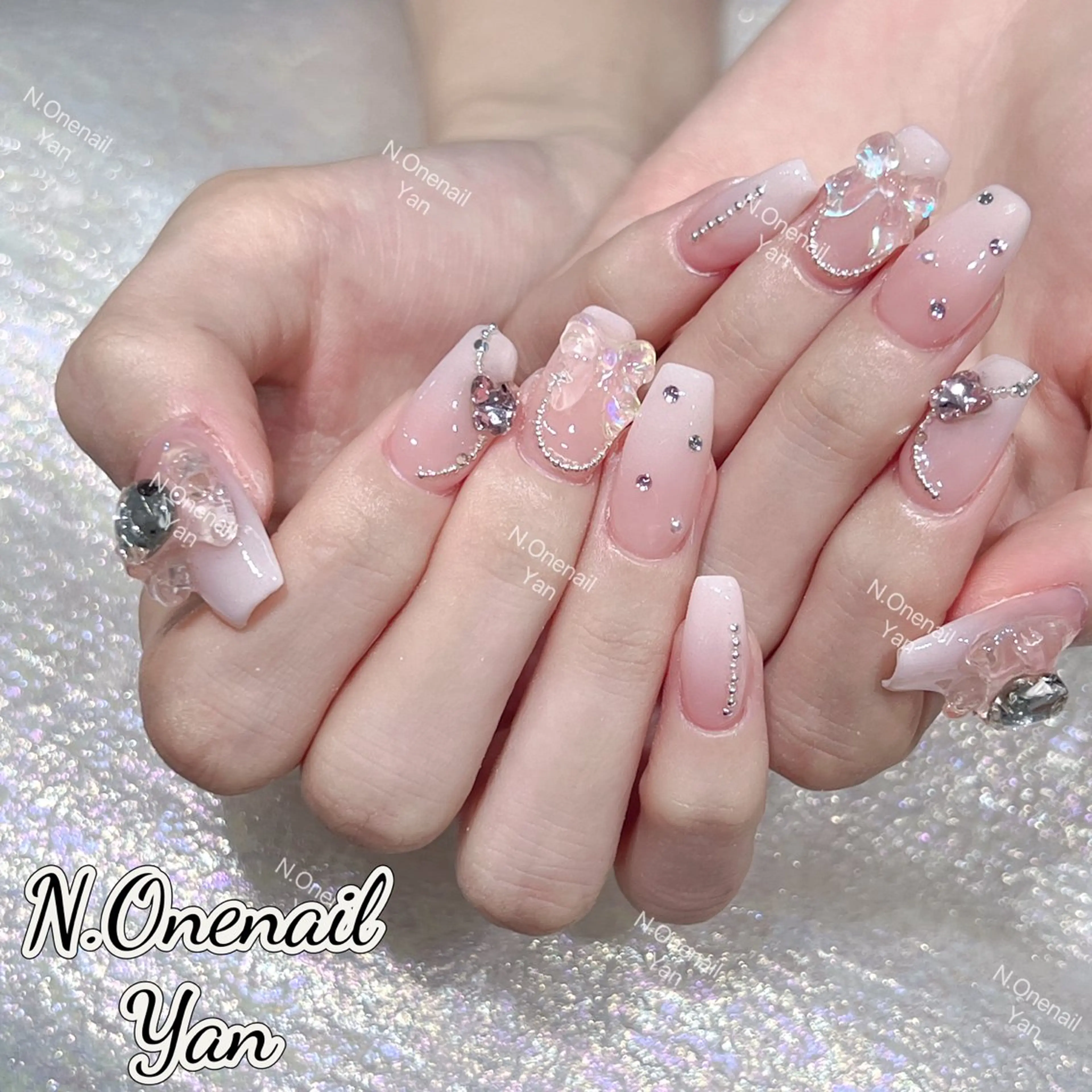 ネイル アートネイル グラデーション キラキラネイル ニュアンスネイル オフィスネイル 長いだし/スカルプ/ パラシェルN.oneのネイルデザイン