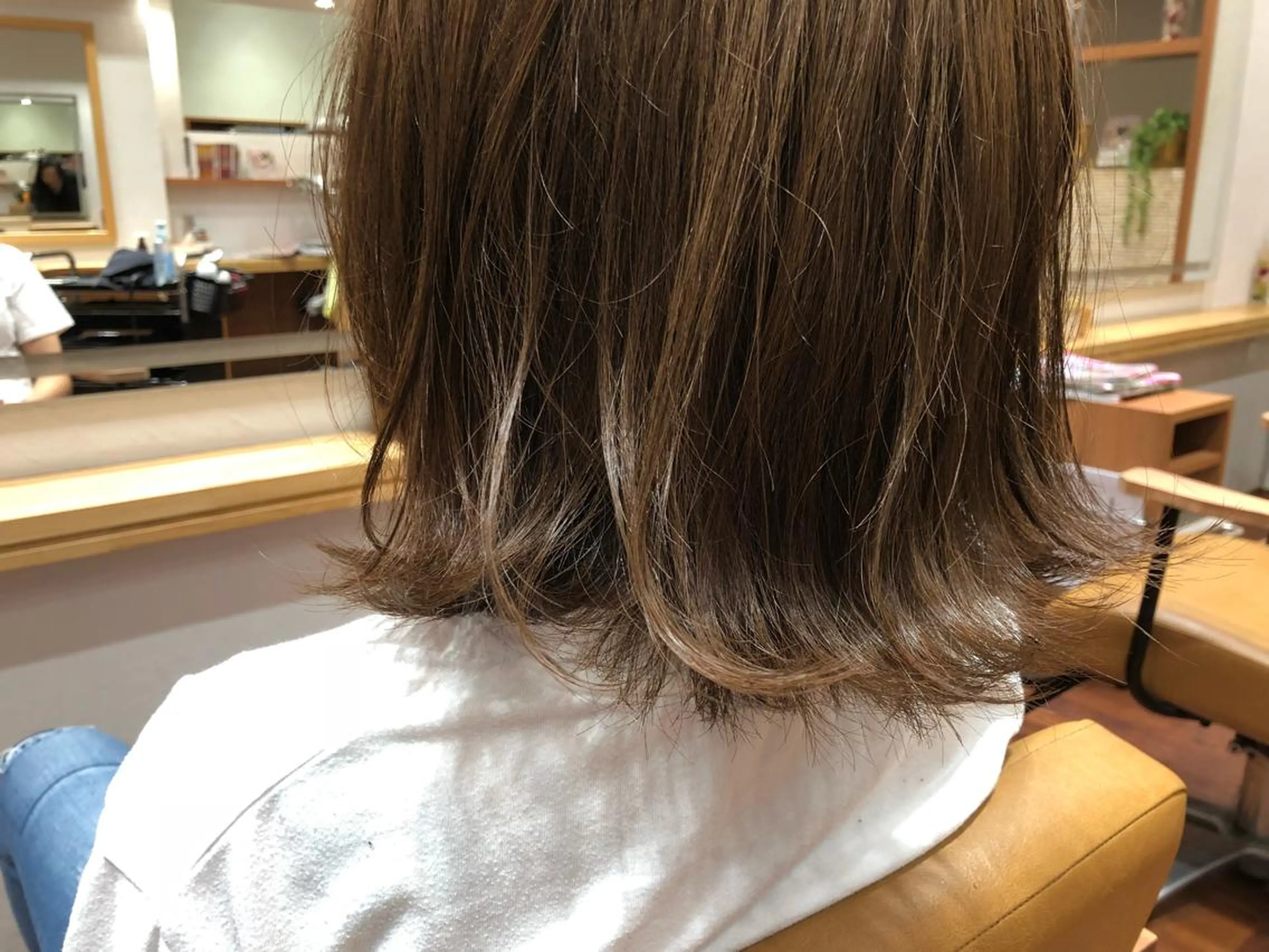 ショート カラー アッシュ ベージュカラー ブリーチ 透明感カラー ブリーチなしカラー SALOWIN神戸三宮店所属・【美髪を叶える】中谷 彰宏（アキ)のヘアスタイル