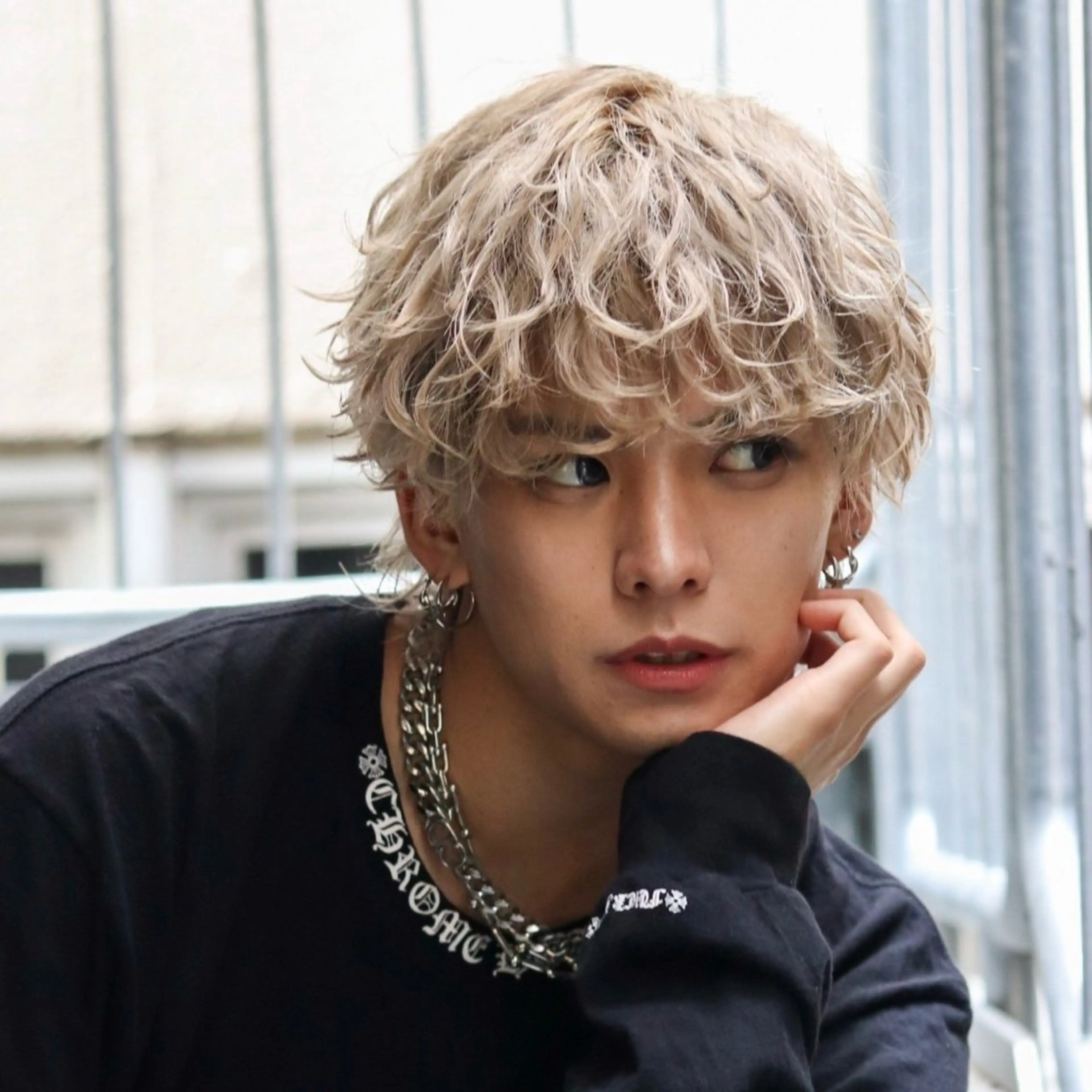 ミディアム カラー メンズ カット ヘアカラー トリートメント 渋谷のブリーチカラー シェフ🧑‍🍳蓮のヘアスタイル