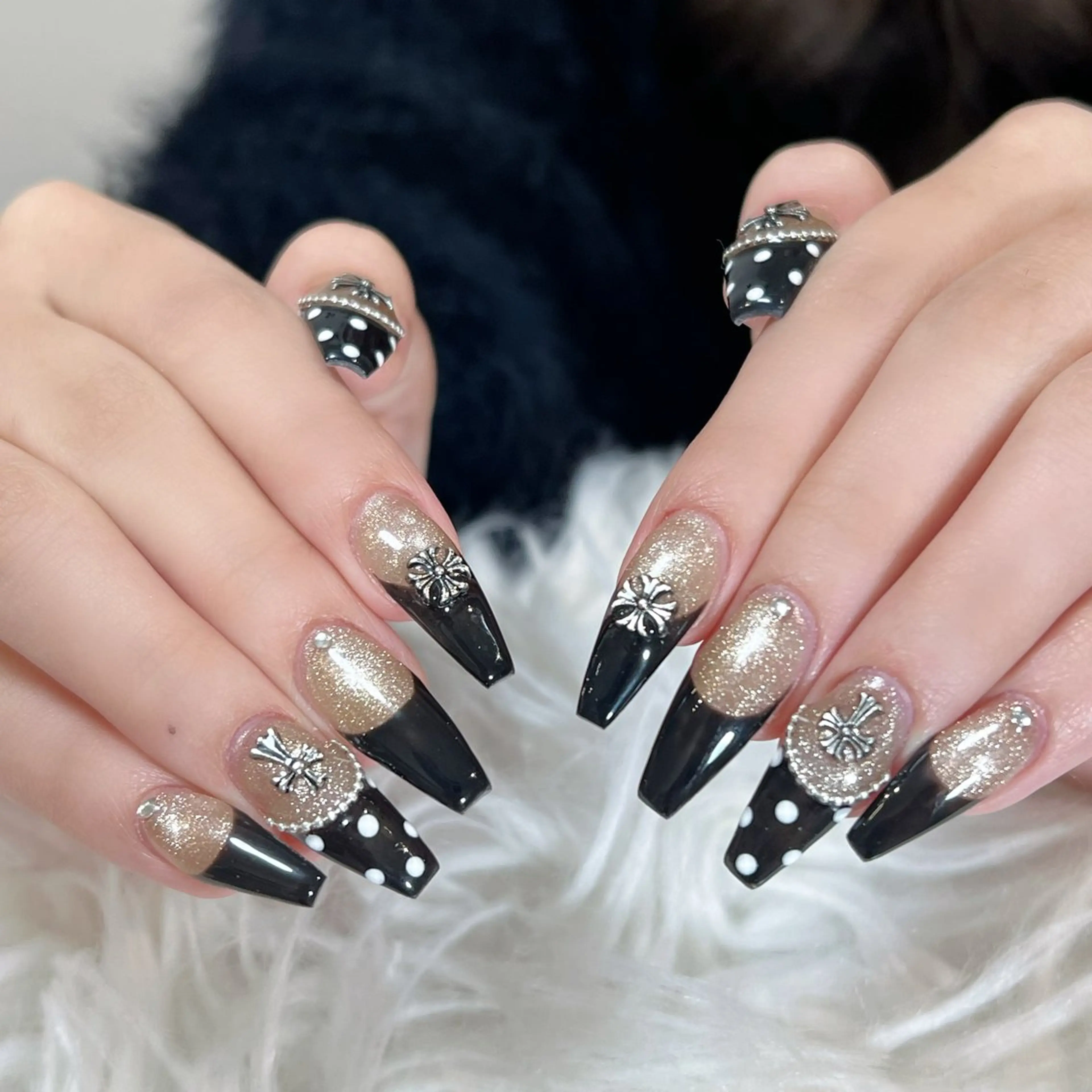 ネイル ボルドー ブラウン チークネイル ドット フットネイル Julli NailStudioのネイルデザイン