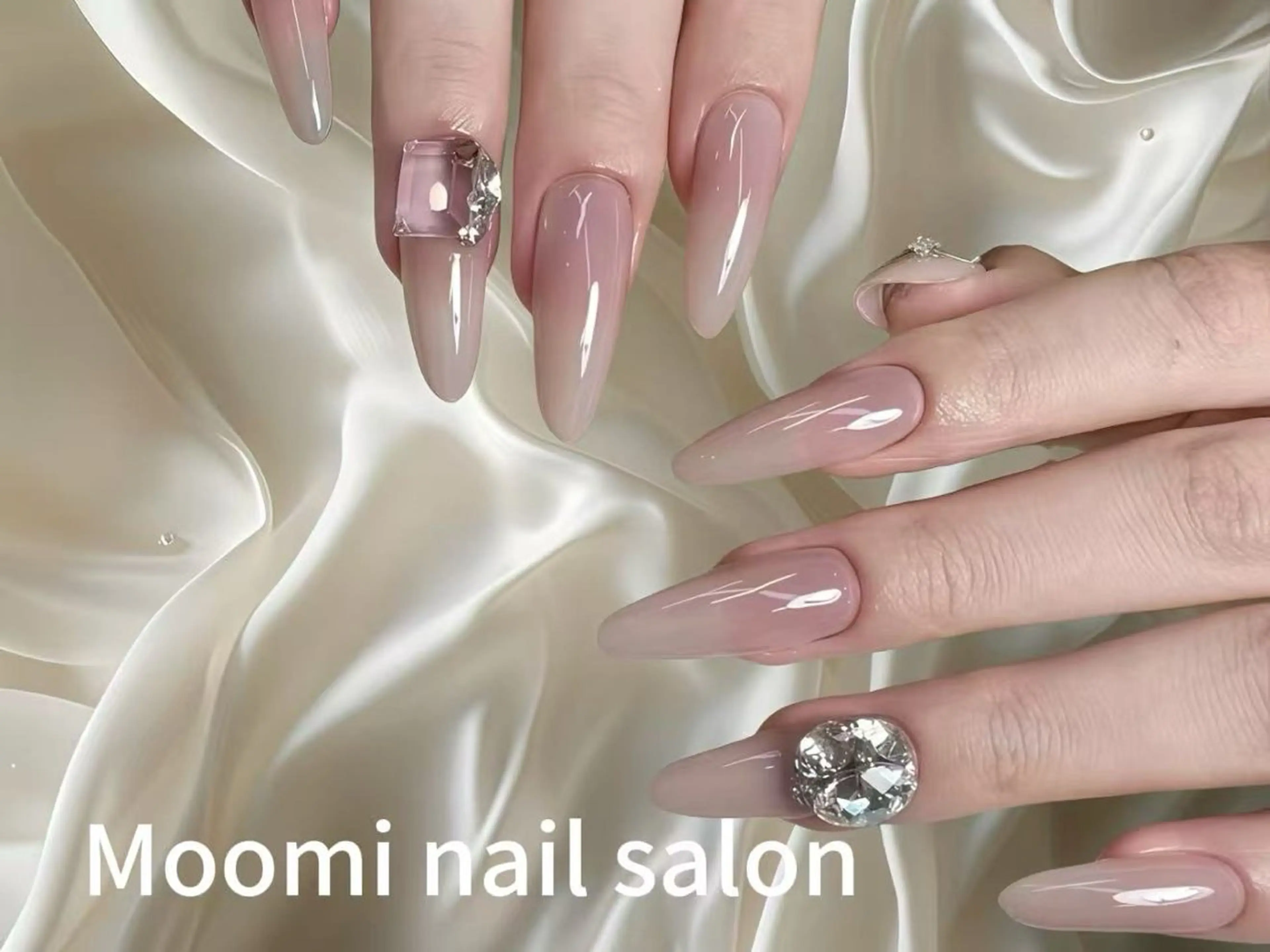 ロング ハンドネイル 長さだし専門 Moominのネイルデザイン