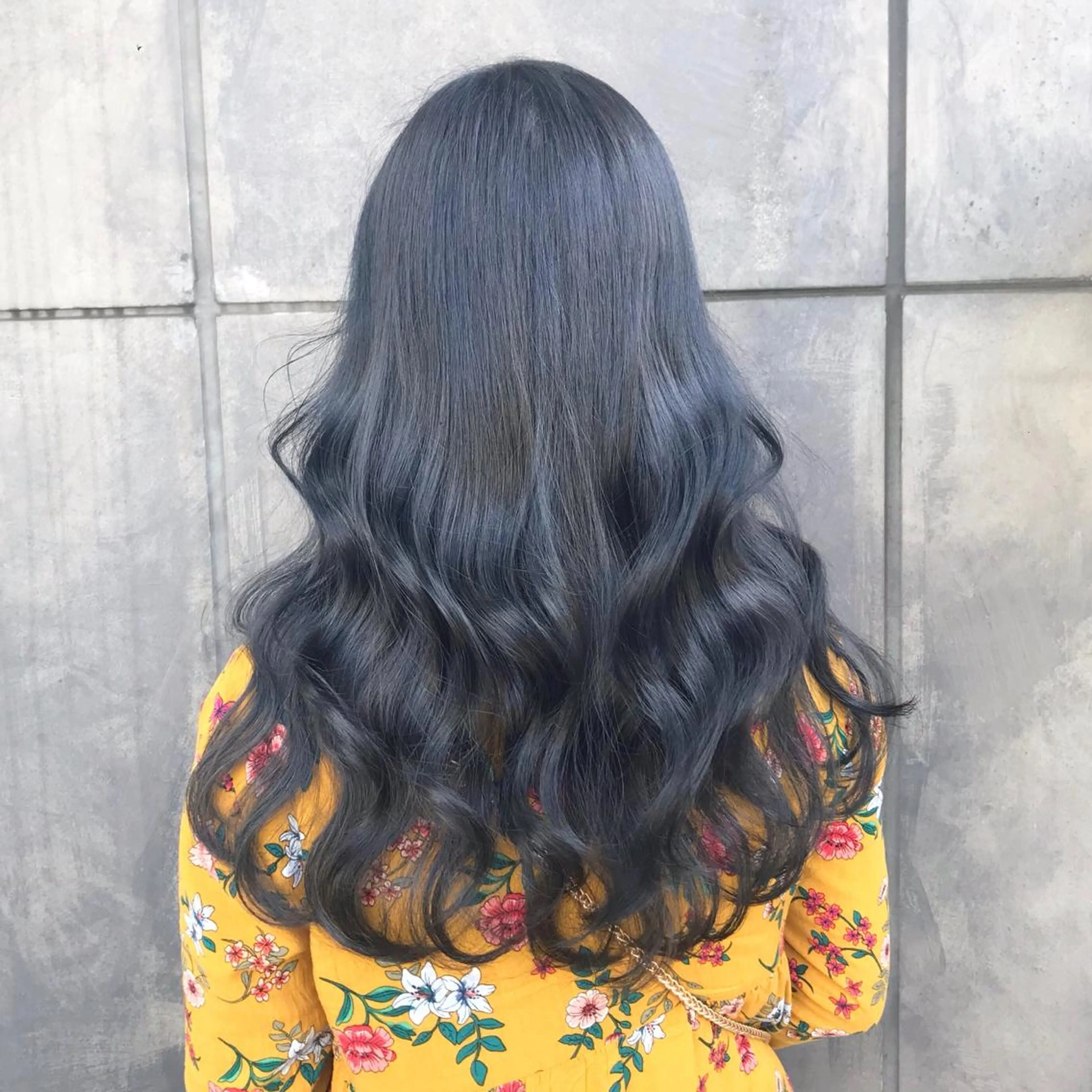 ロング カラー 黒髪 ブルーカラー ブルーブラック ヨシンモリ ムルギョル巻き K-POP好き美容師 🇰🇷Kai.Yのヘアスタイル