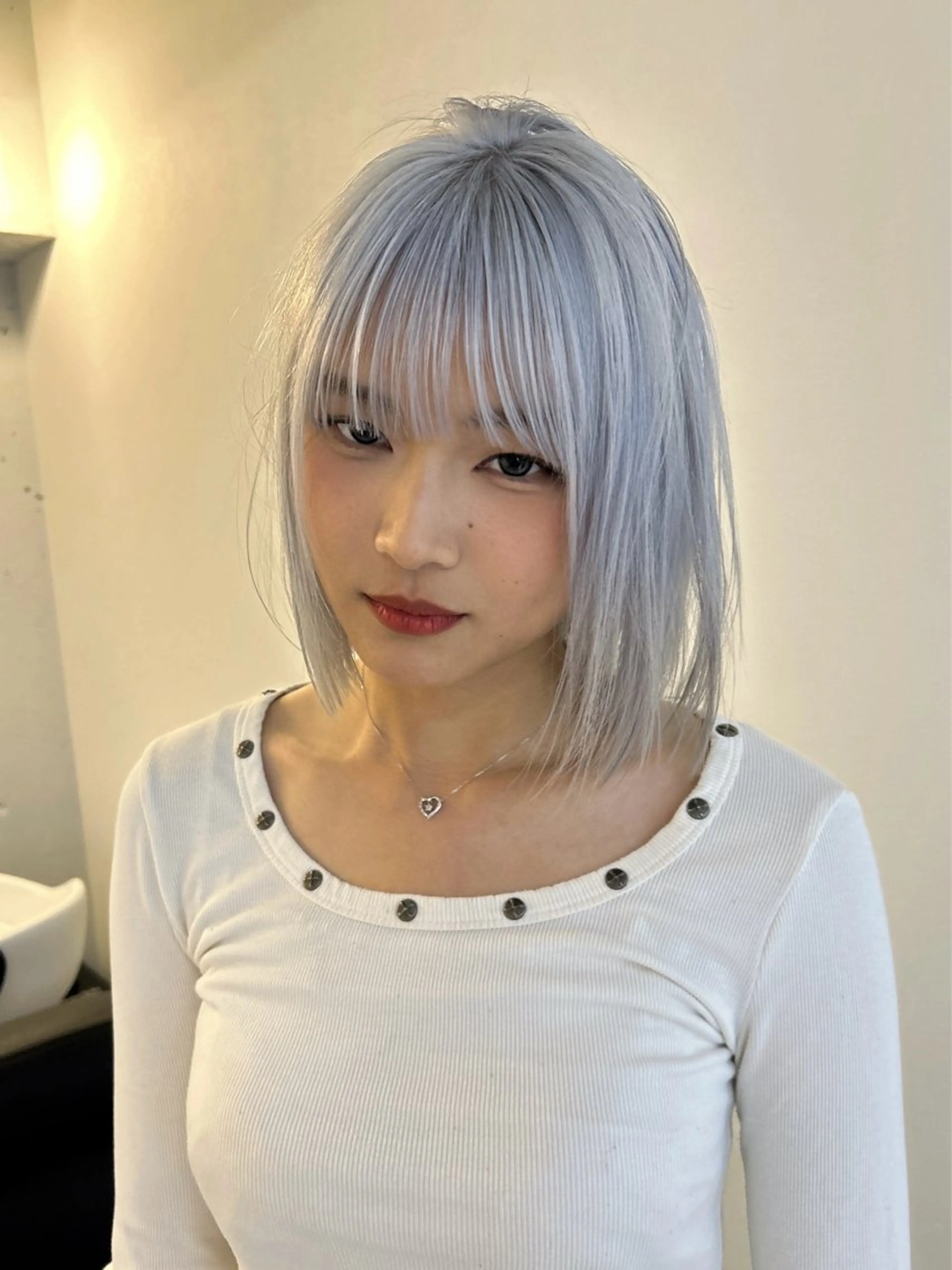 ミディアム ヘアカラー 綺星 ハイトーン/デザインのヘアスタイル