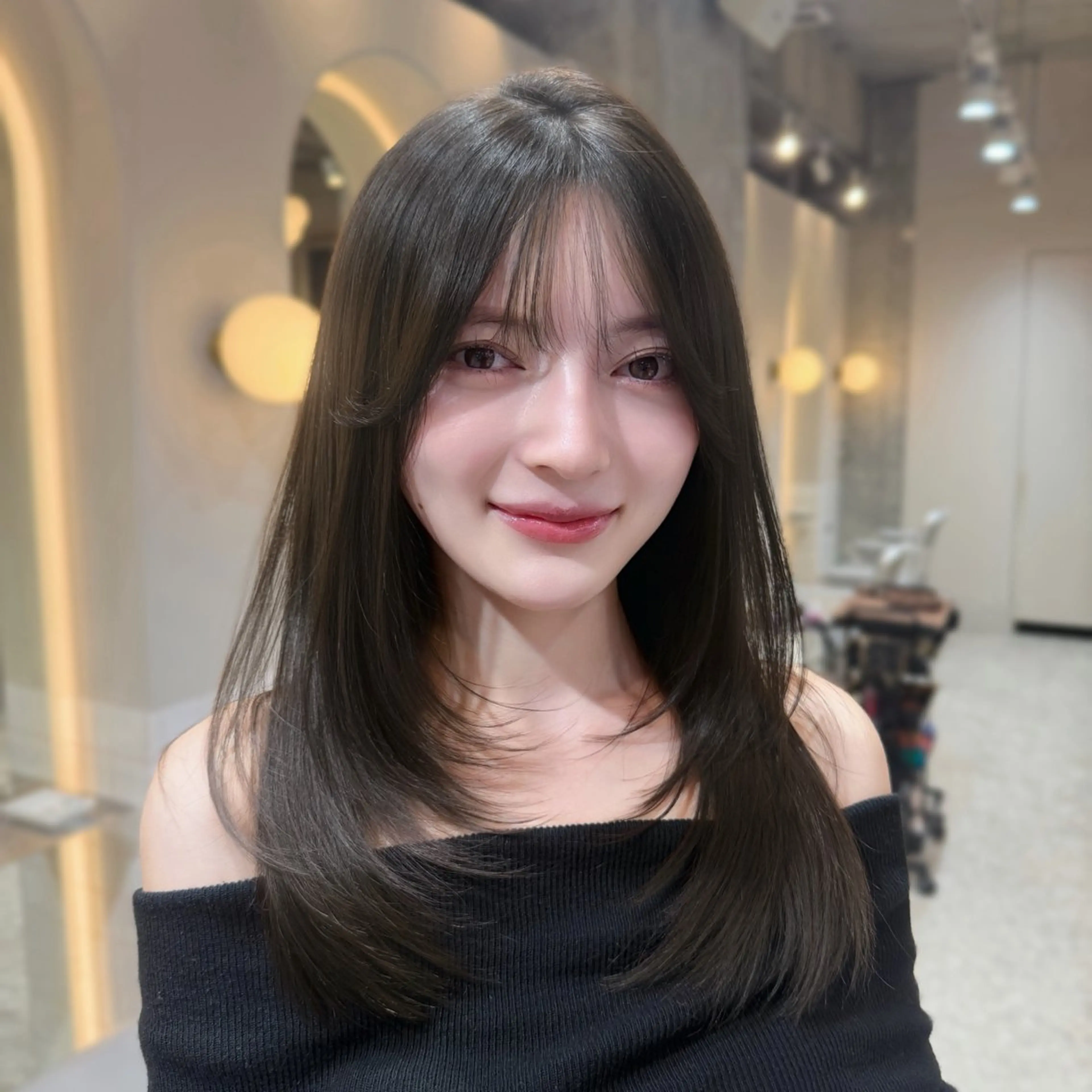 セミロング カラー グレージュ オリーブグレージュ オリーブグレー レイヤーカット カット ヘアカラー トリートメント ヘッドスパ ヘアセット 新宿/韓国レイヤー 髪質改善カラー/角所のヘアスタイル