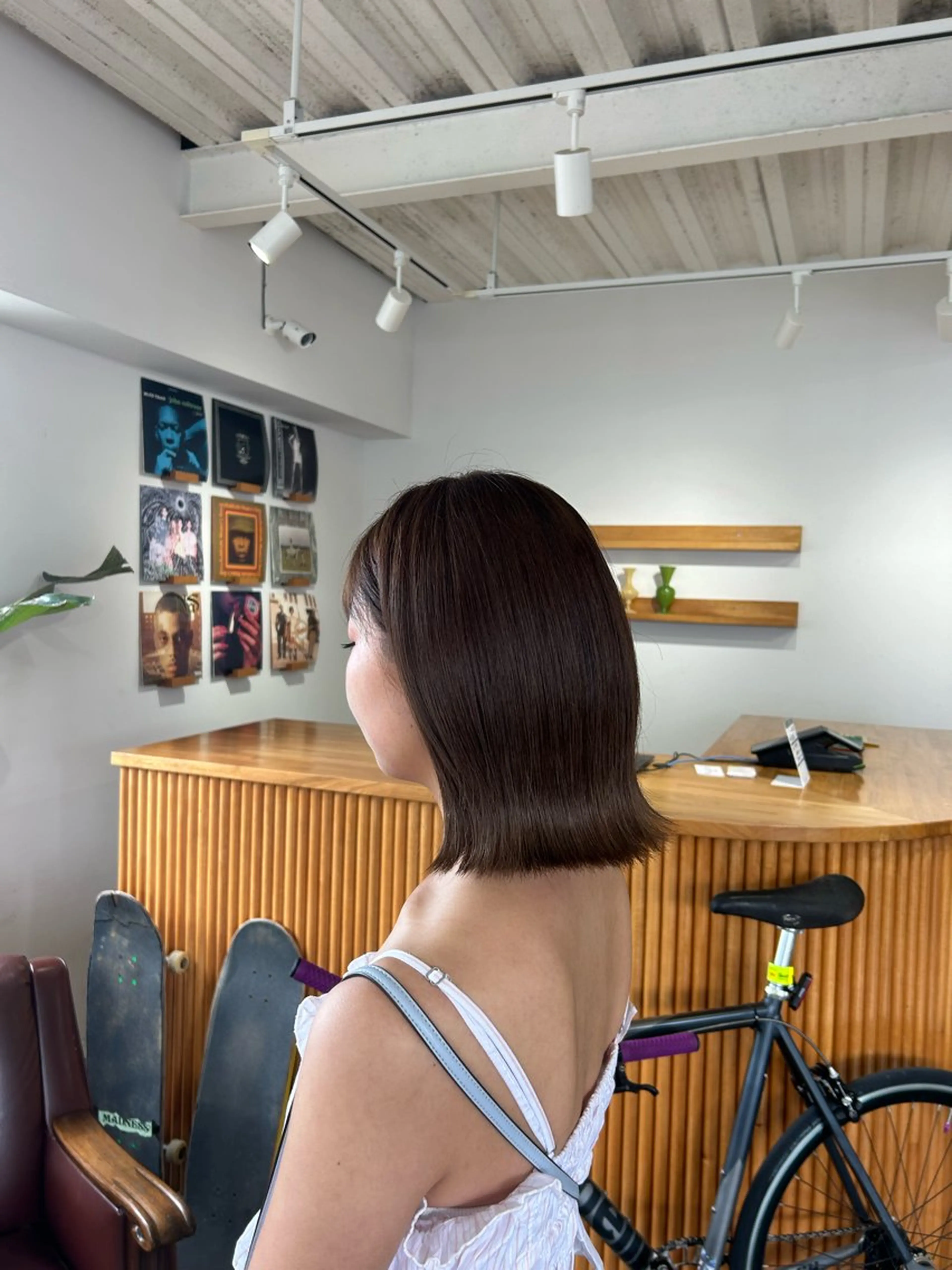 ミディアム カラー AOI✖️ BY MY SIDEのヘアスタイル