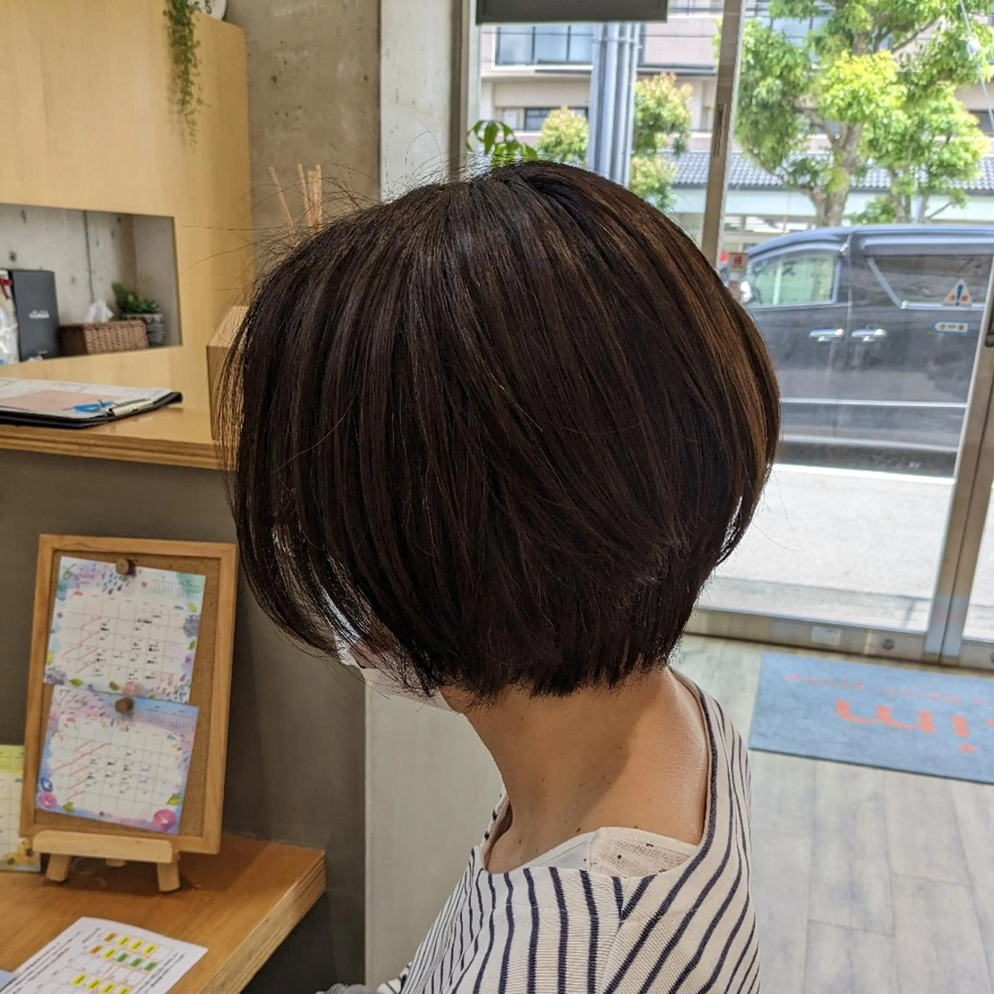 【🌟人気No.2】レディースカット+低ダメージ艶カラーの写真