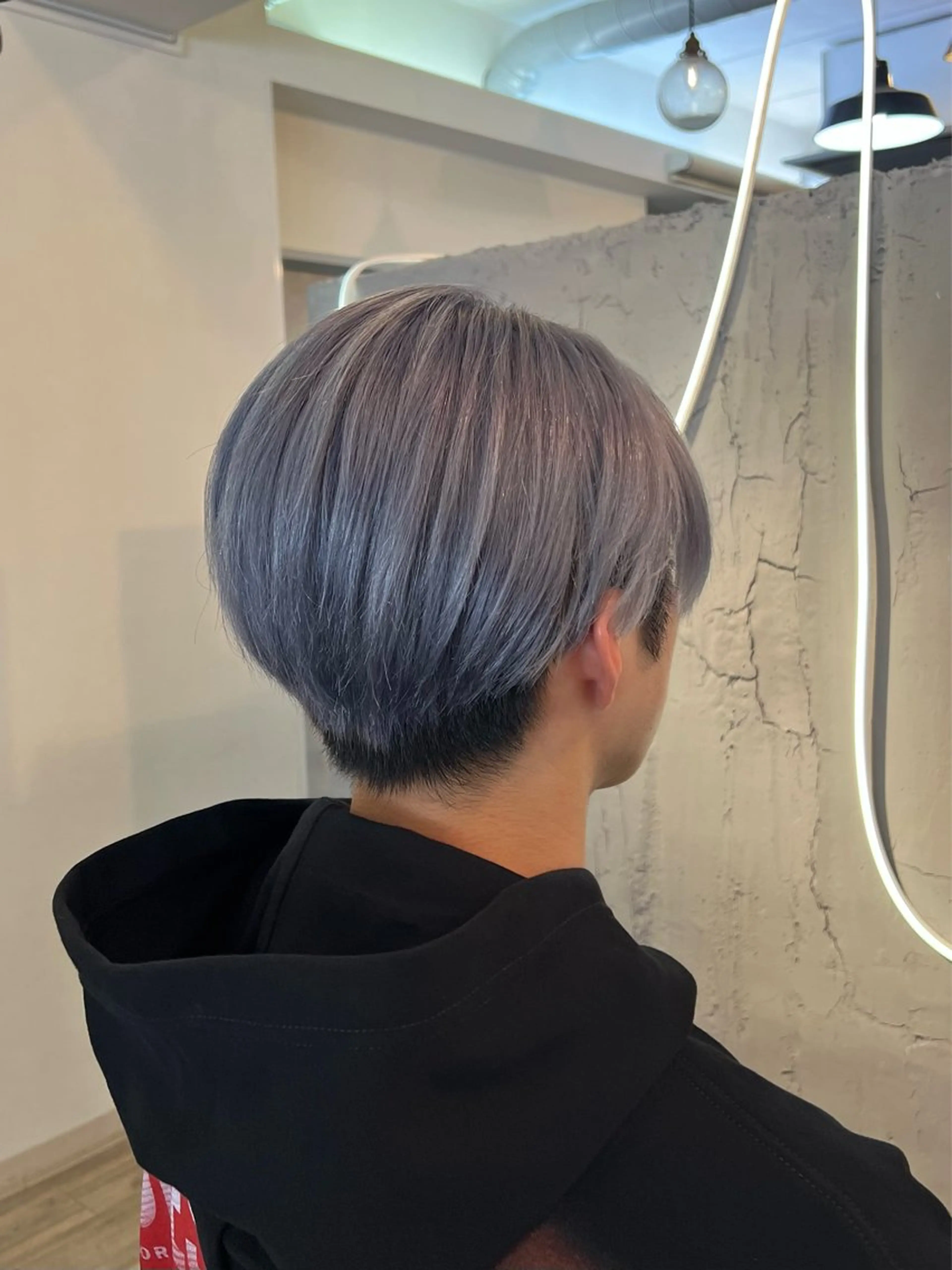 カラー メンズ センターパート マッシュ 透明感カラー シルバー カット ヘアカラー トリートメント いぐちしょうた🫧 VISAGEbaskのヘアスタイル