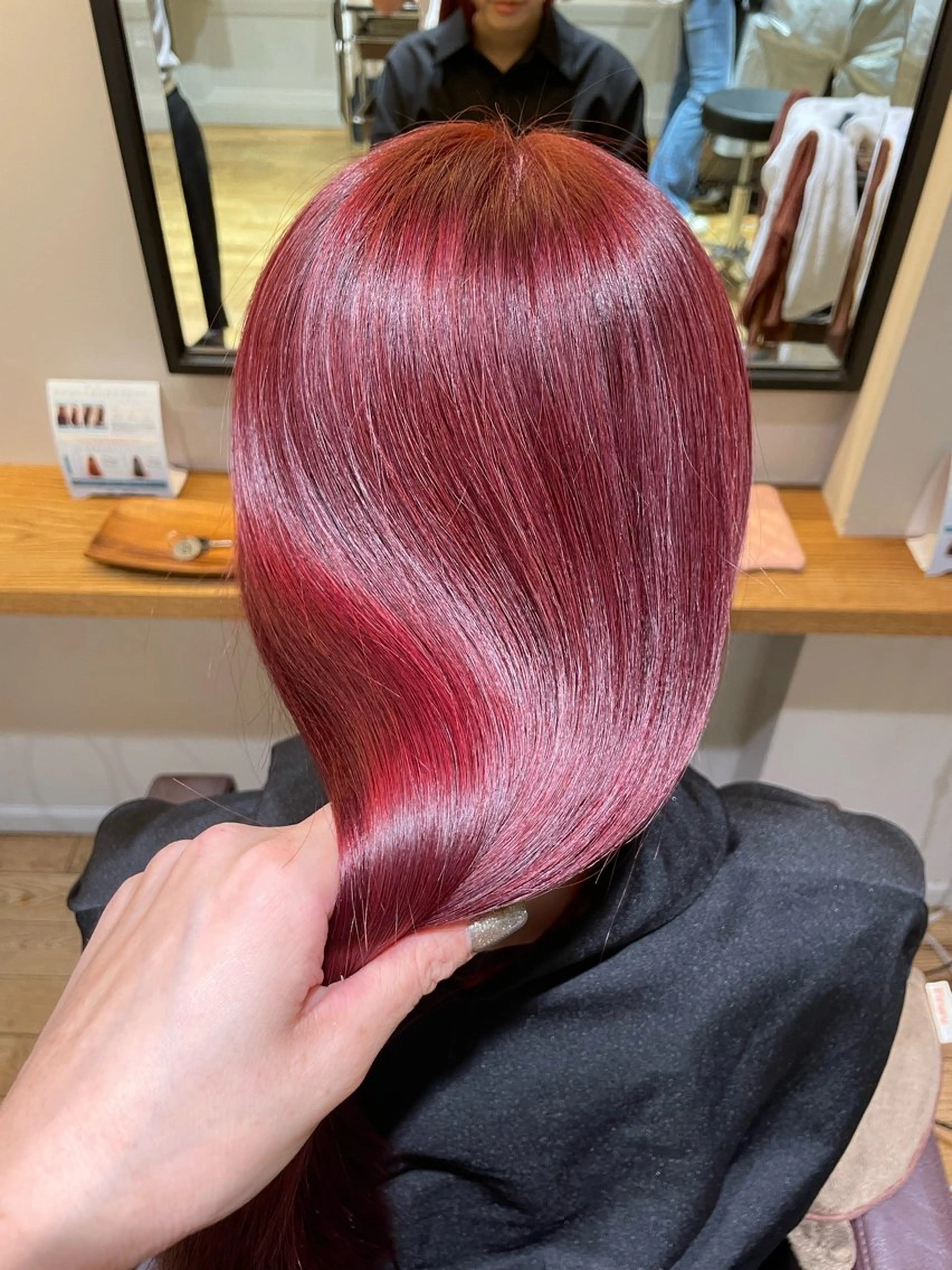 ロング ヘアカラー ハイトーン/透明感 カラー/下出有沙のヘアスタイル