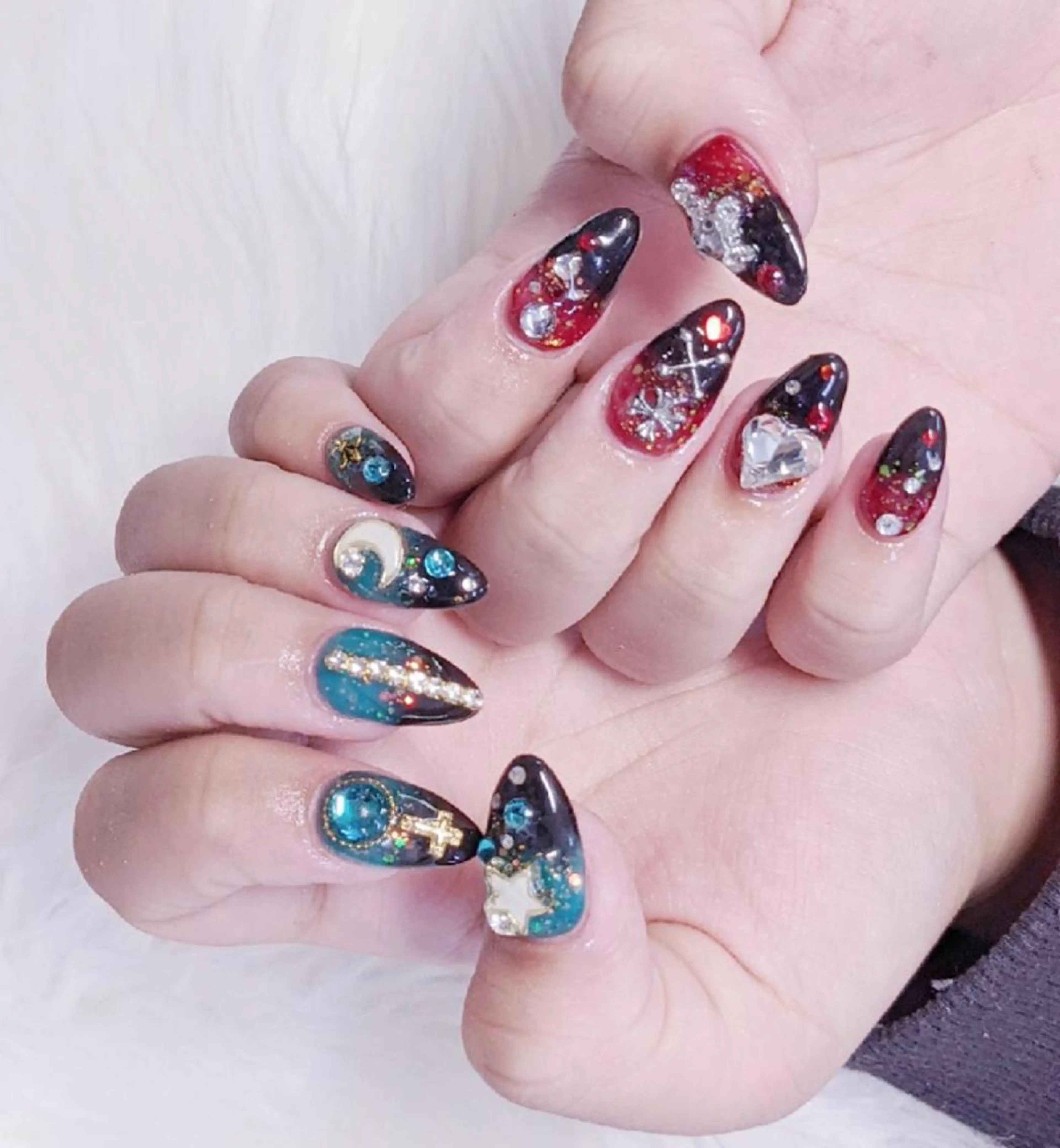 ネイル ハンドネイル MoonNail ユリ🌸のネイルデザイン