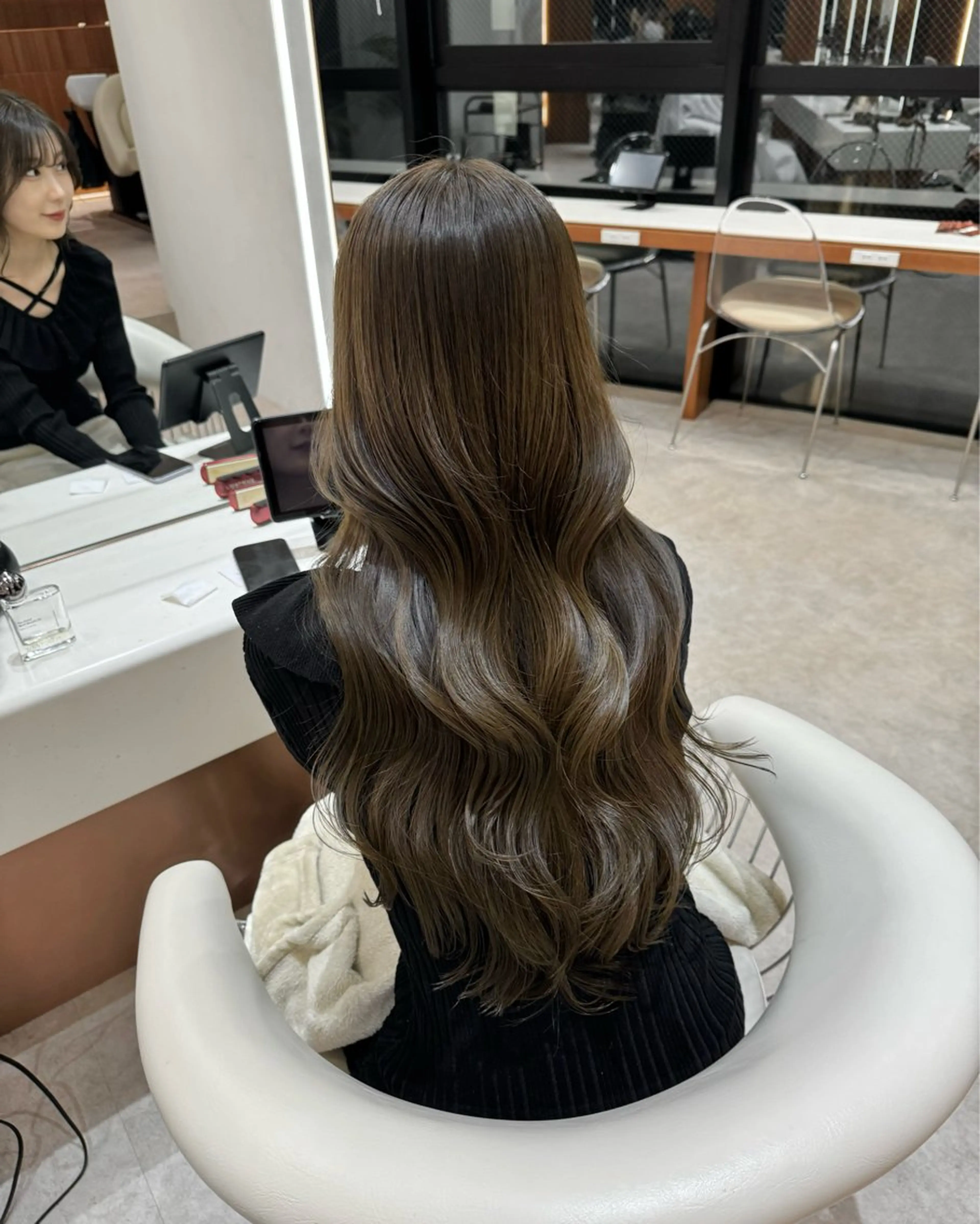 ロング カラー ベージュカラー グレージュ オリーブベージュ オリーブグレージュ オリーブグレー 韓国レイヤー🇰🇷 韓国研修◎渋谷カイトのヘアスタイル