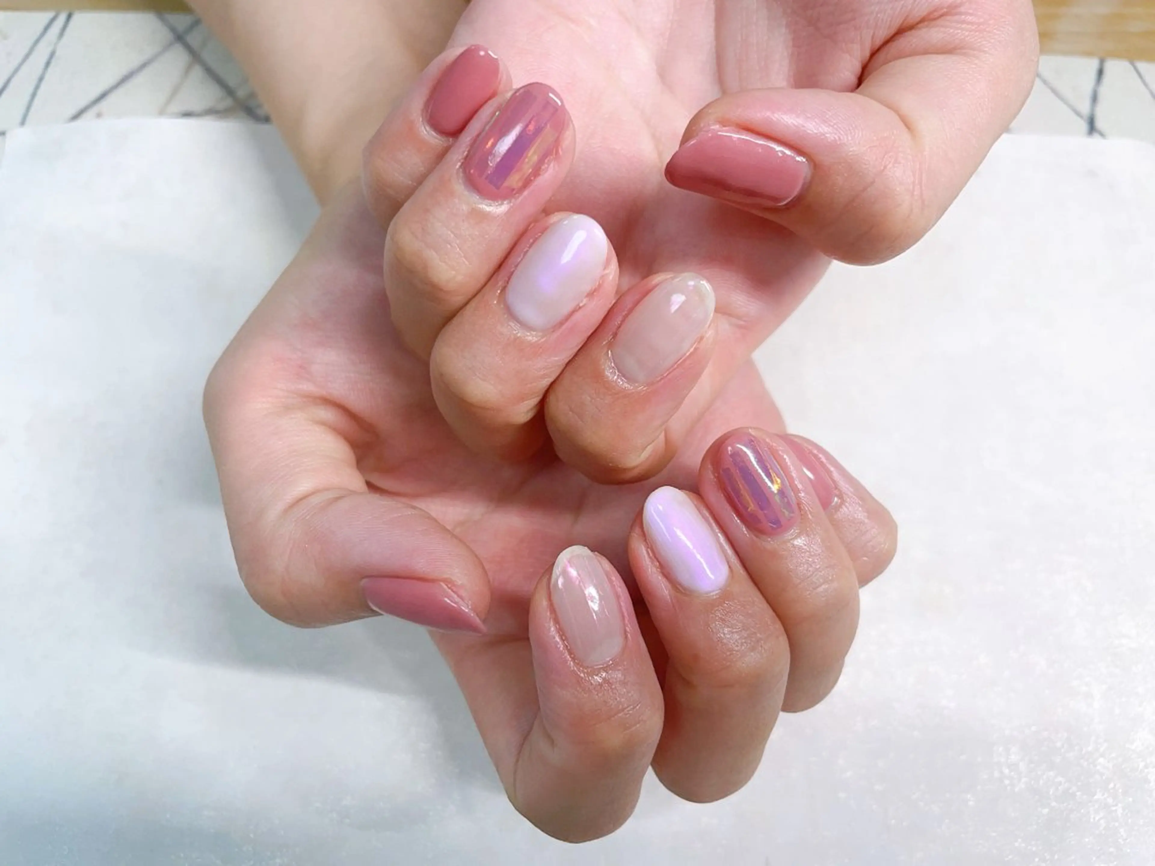 ネイル オーロラネイル フラワーネイル フットネイル フレンチネイル ジェルネイル mogunail &blowのネイルデザイン