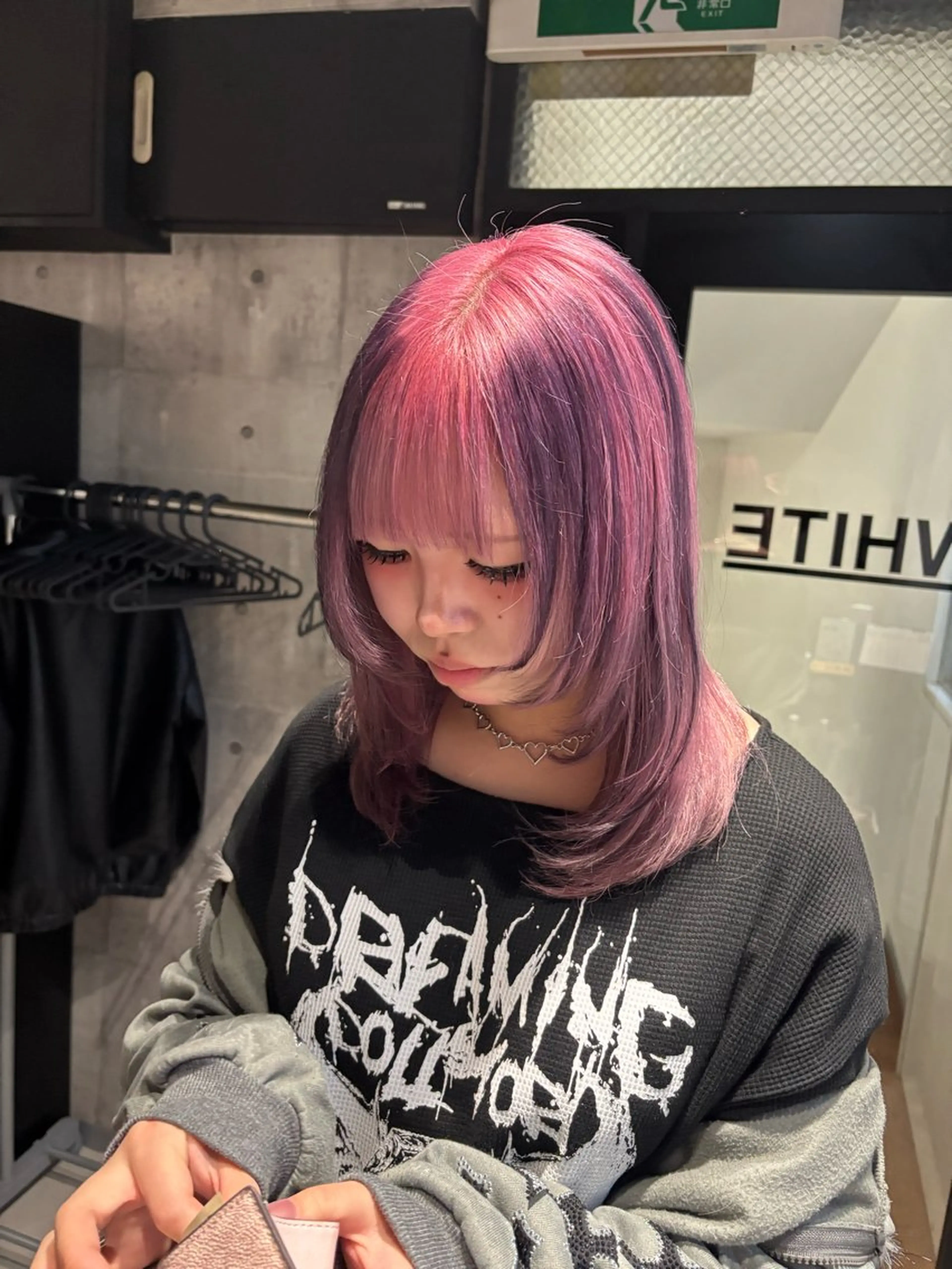ミディアム カラー デザインカラー ハイトーンカラー ラベンダーカラー ピンクカラー カット ヘアカラー トリートメント _WHITE / KENTOのヘアスタイル