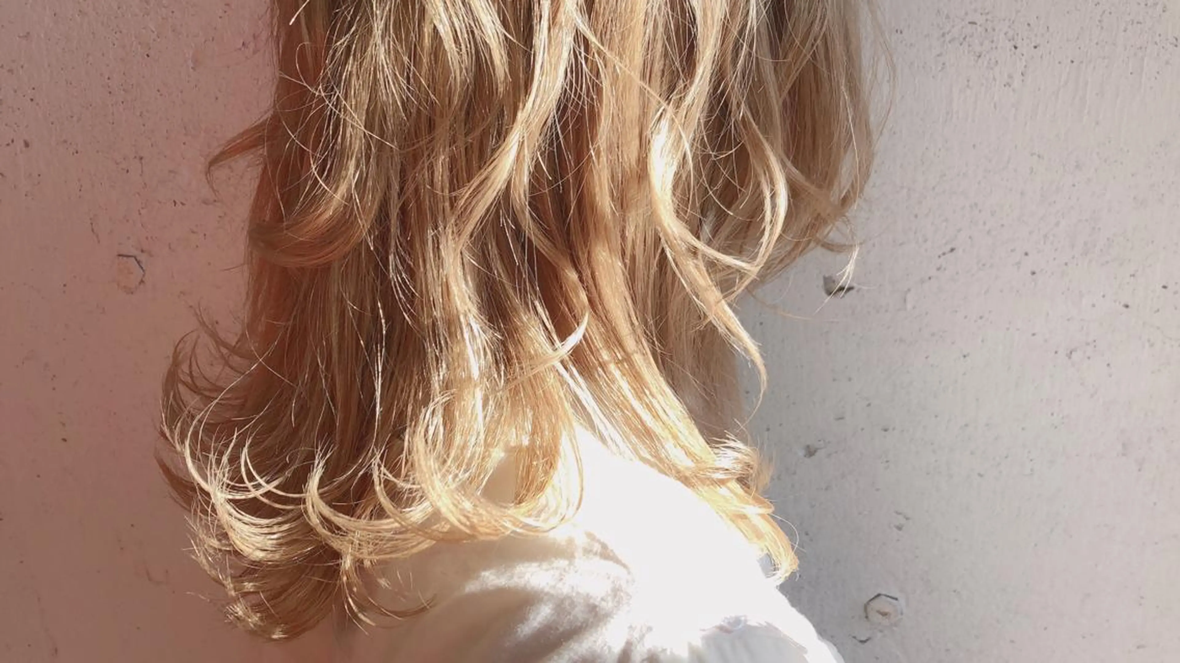 ミディアム カラー ヘアアレンジ ベージュカラー ブリーチ ふくだ りさ【ciAo!】のヘアスタイル