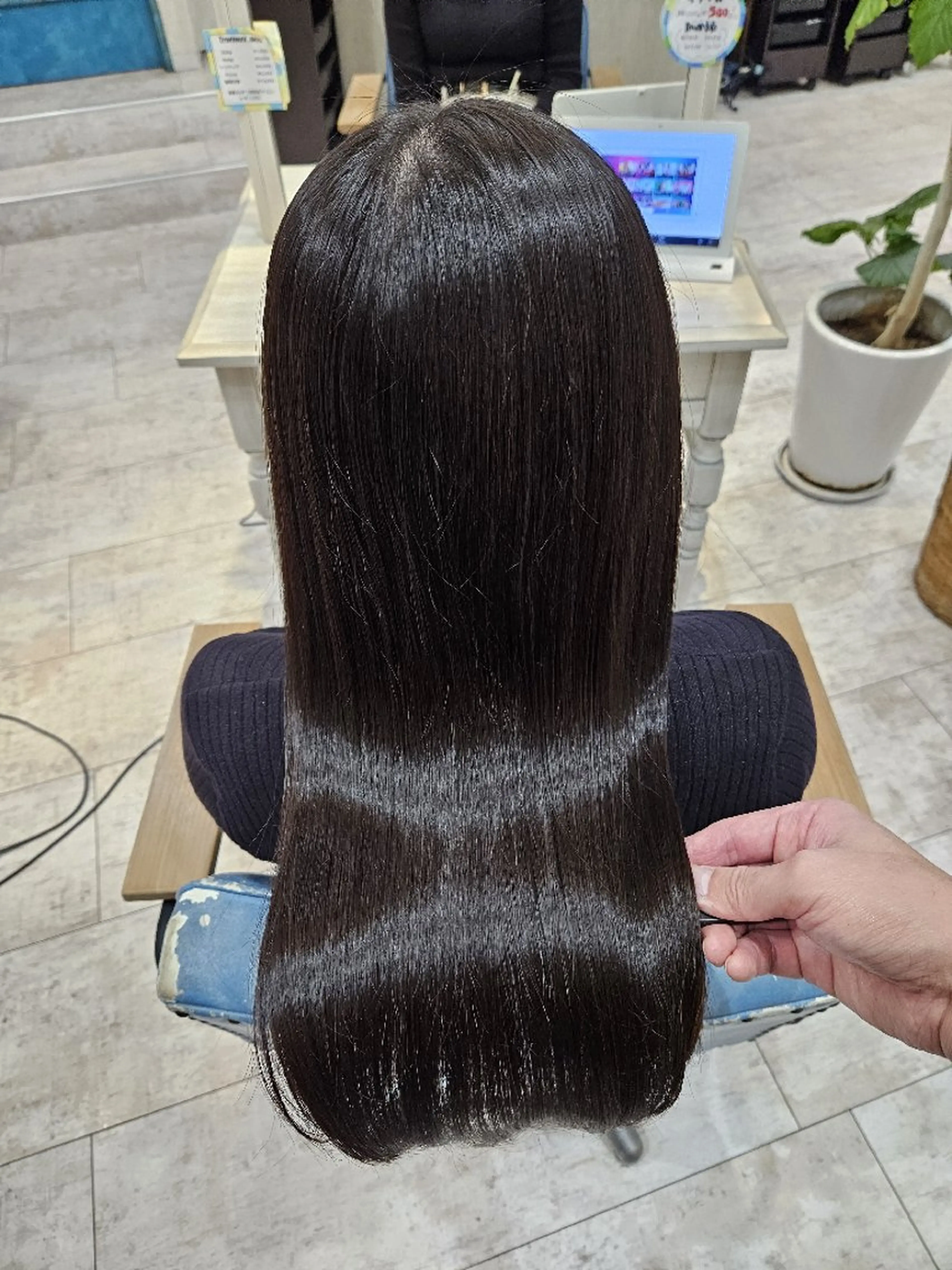 ロング パーマ 顔周りカット 韓国風ヘア レイヤーカット ロング 縮毛矯正 カット 縮毛矯正 トリートメント レイヤーカット/ 髪質改善/代表西村のヘアスタイル