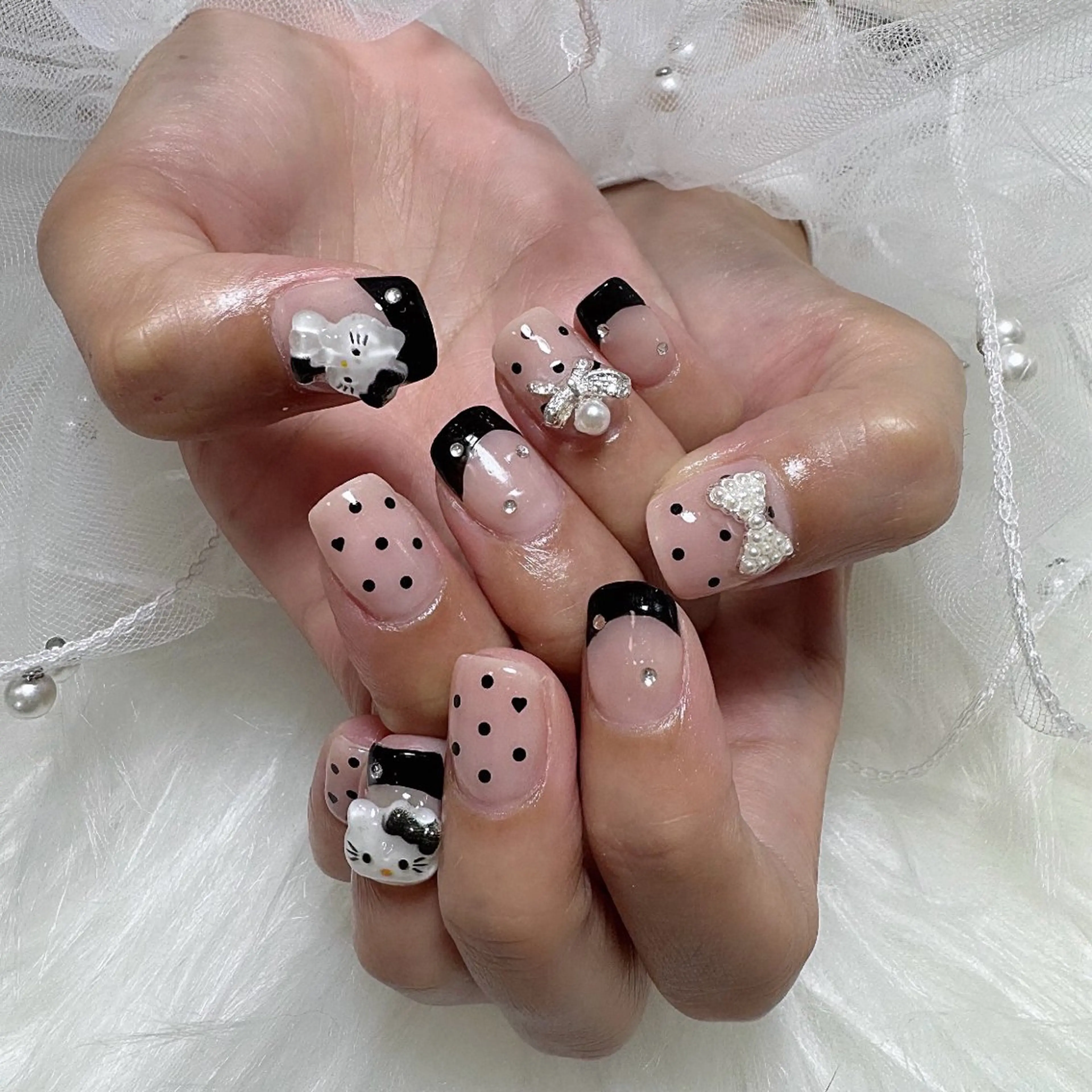 ネイル ハンドネイル シュシュ 🎀 girly nailのネイルデザイン