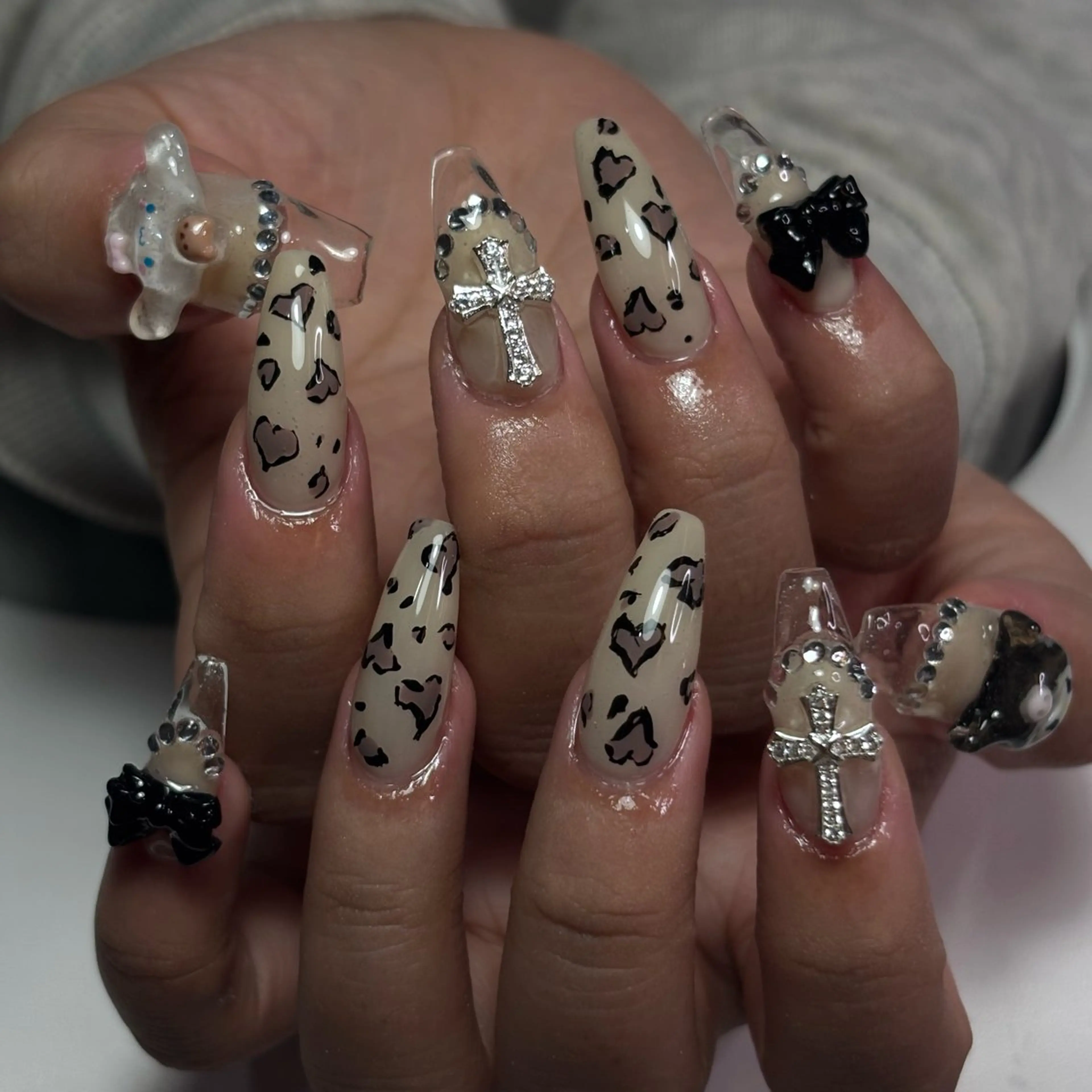 ネイル アニマル柄 アートネイル クリアネイル ハート ハンドネイル mood mitsukiのネイルデザイン