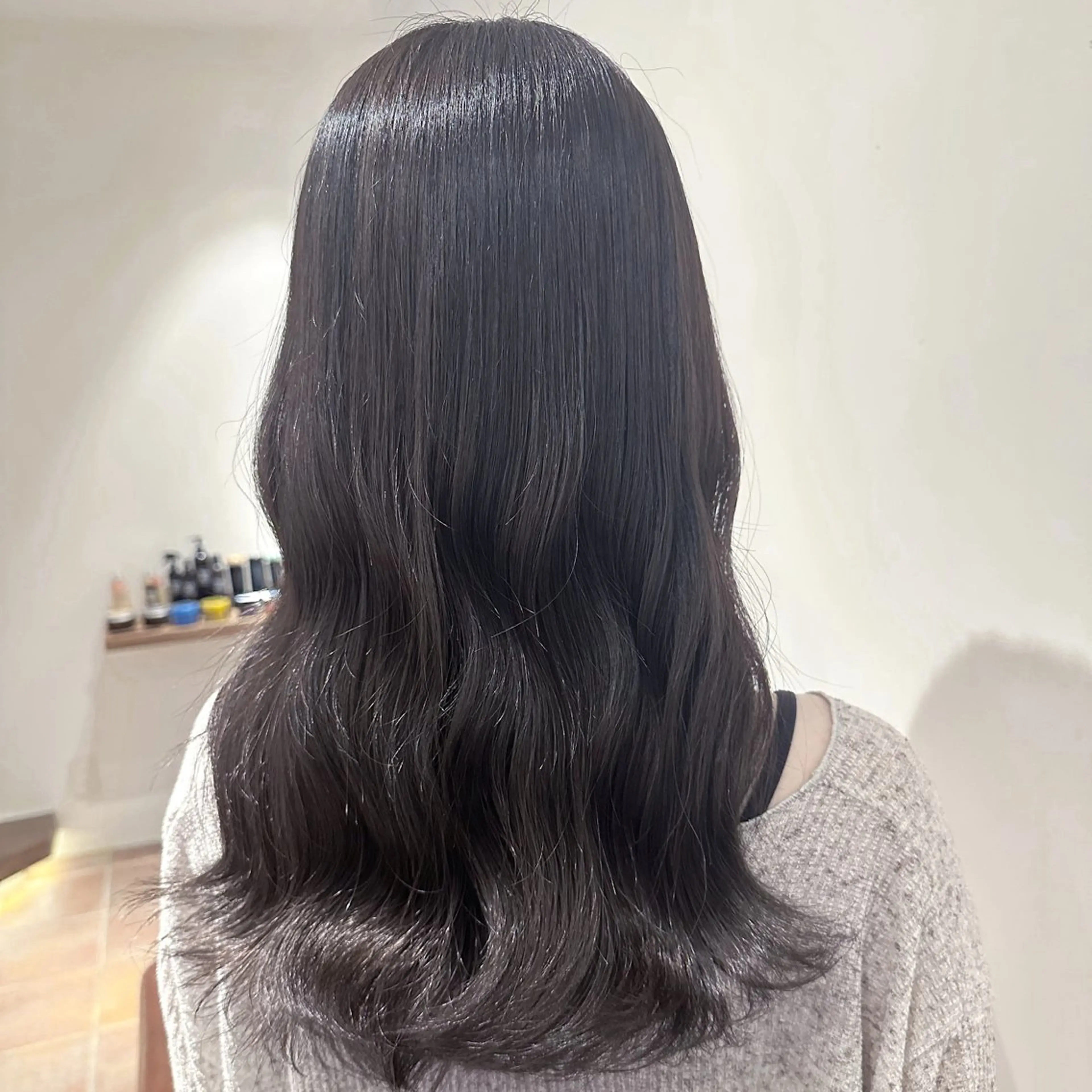 ロング アッシュ アッシュグレー アッシュグレージュ 安丸 結夏のヘアスタイル