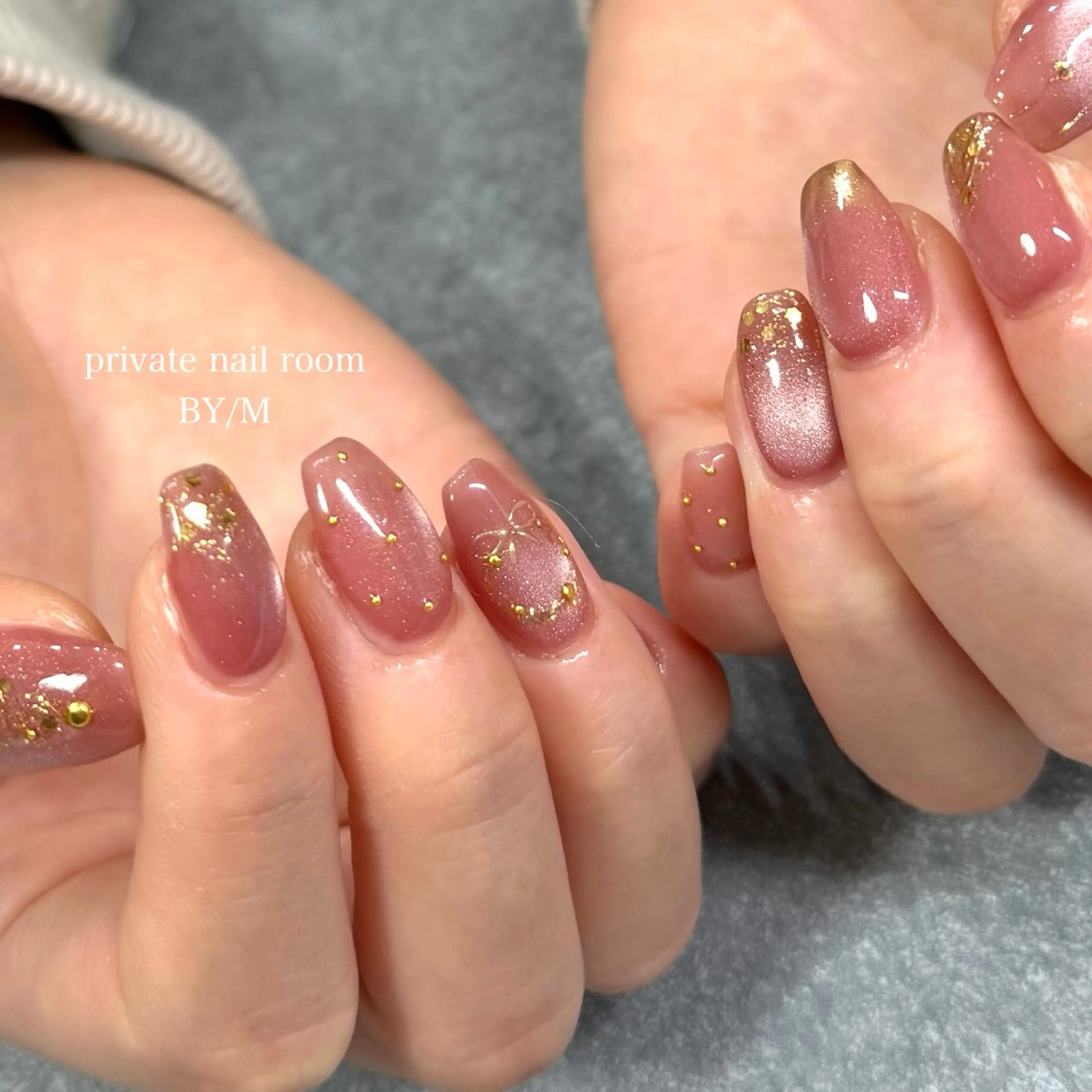 ネイル ゴールド 氷ネイル・うるうるネイル キラキラネイル ラメ(グリッター) マグネットネイル ハンドネイル BY / Mのネイルデザイン