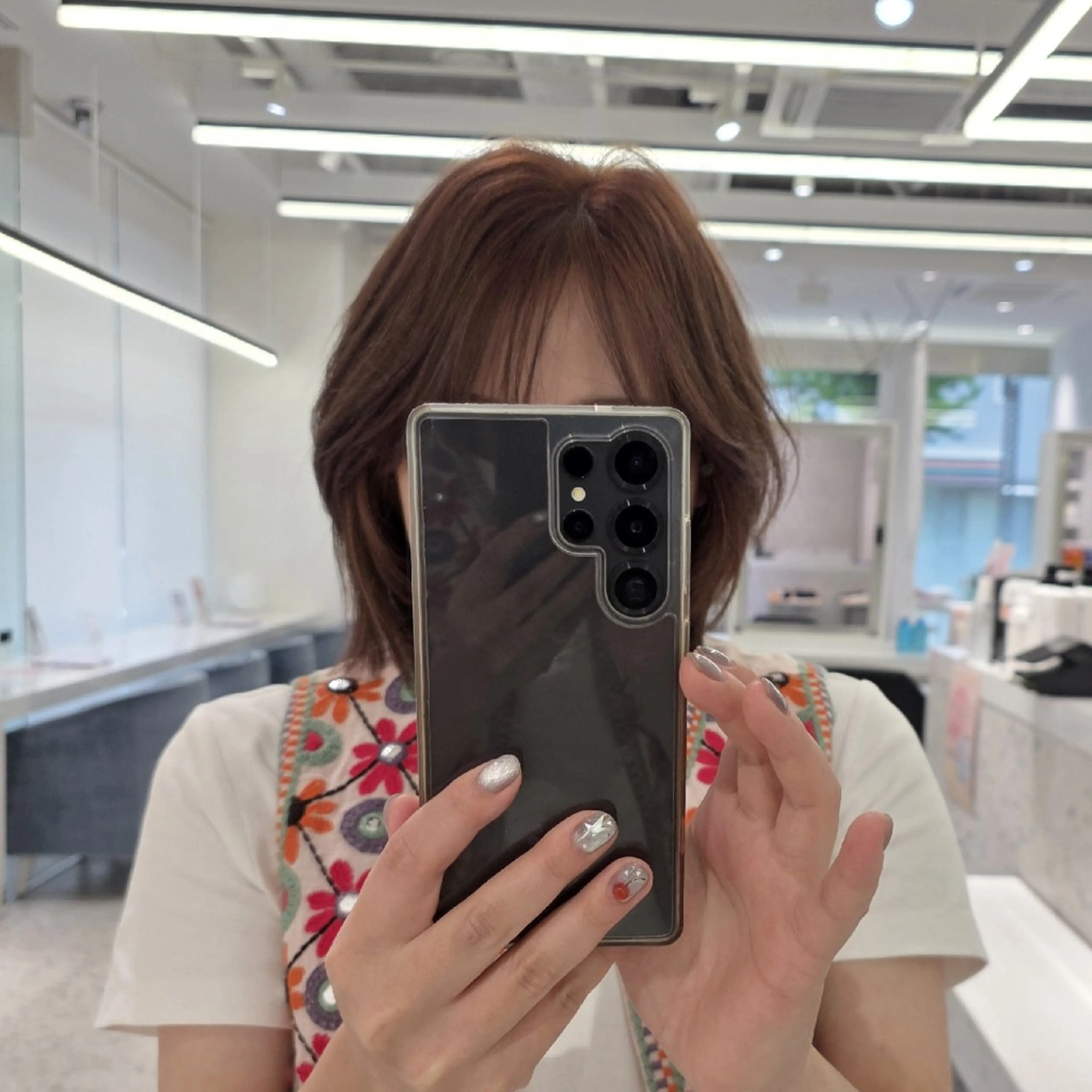 ミディアム ミディアムレイヤー くびれヘア 髪質改善 韓国風ヘア くびれレイヤー カット ヘアカラー ♡ストレート♡ メンズメニュー♡のヘアスタイル