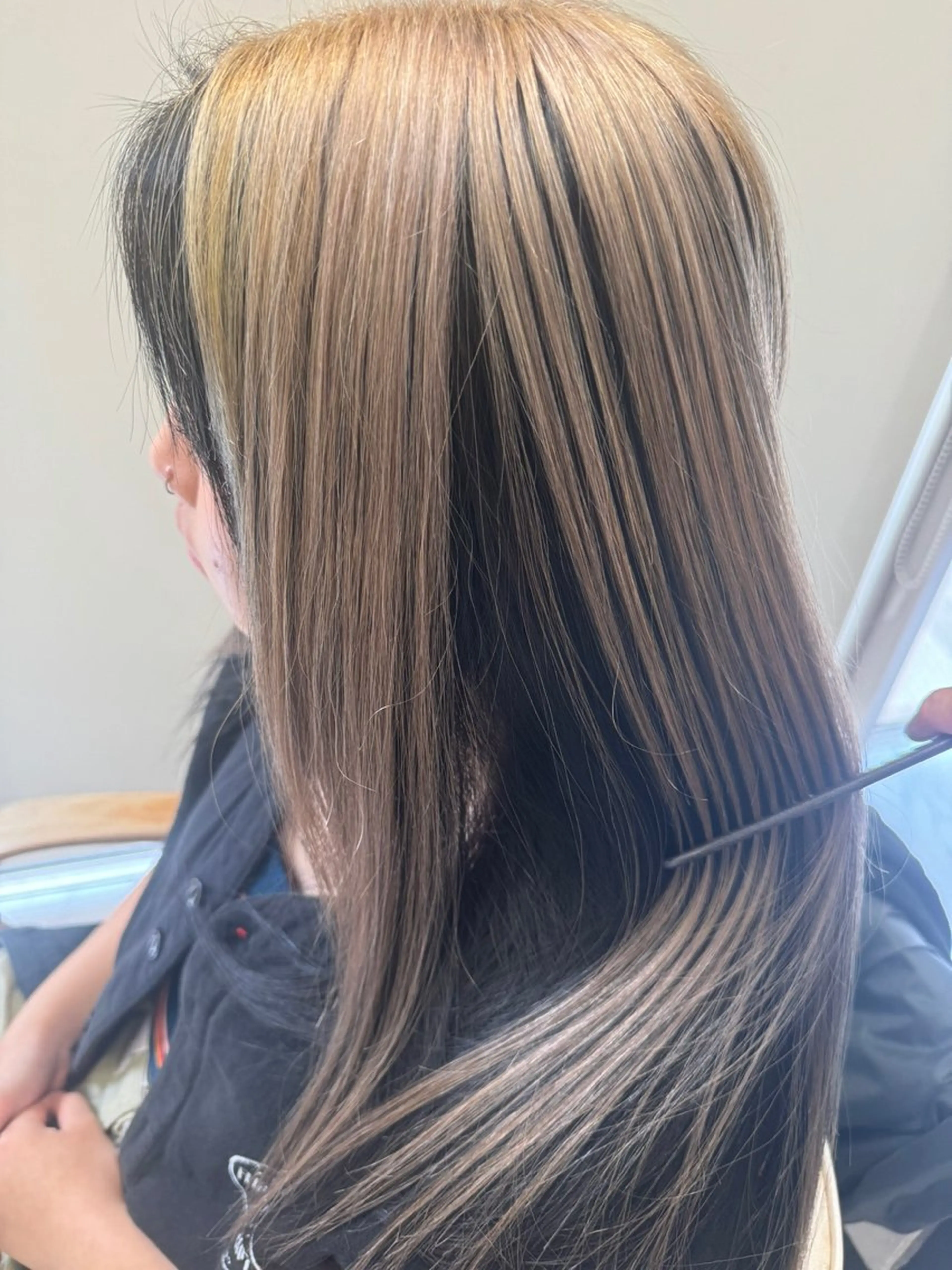 ロング カラー ヘアアレンジ 切りっぱなしボブ ベージュカラー 黒髪 ブリーチ ブルーカラー ヘアカラー トリートメント 目黒 碧人のヘアスタイル