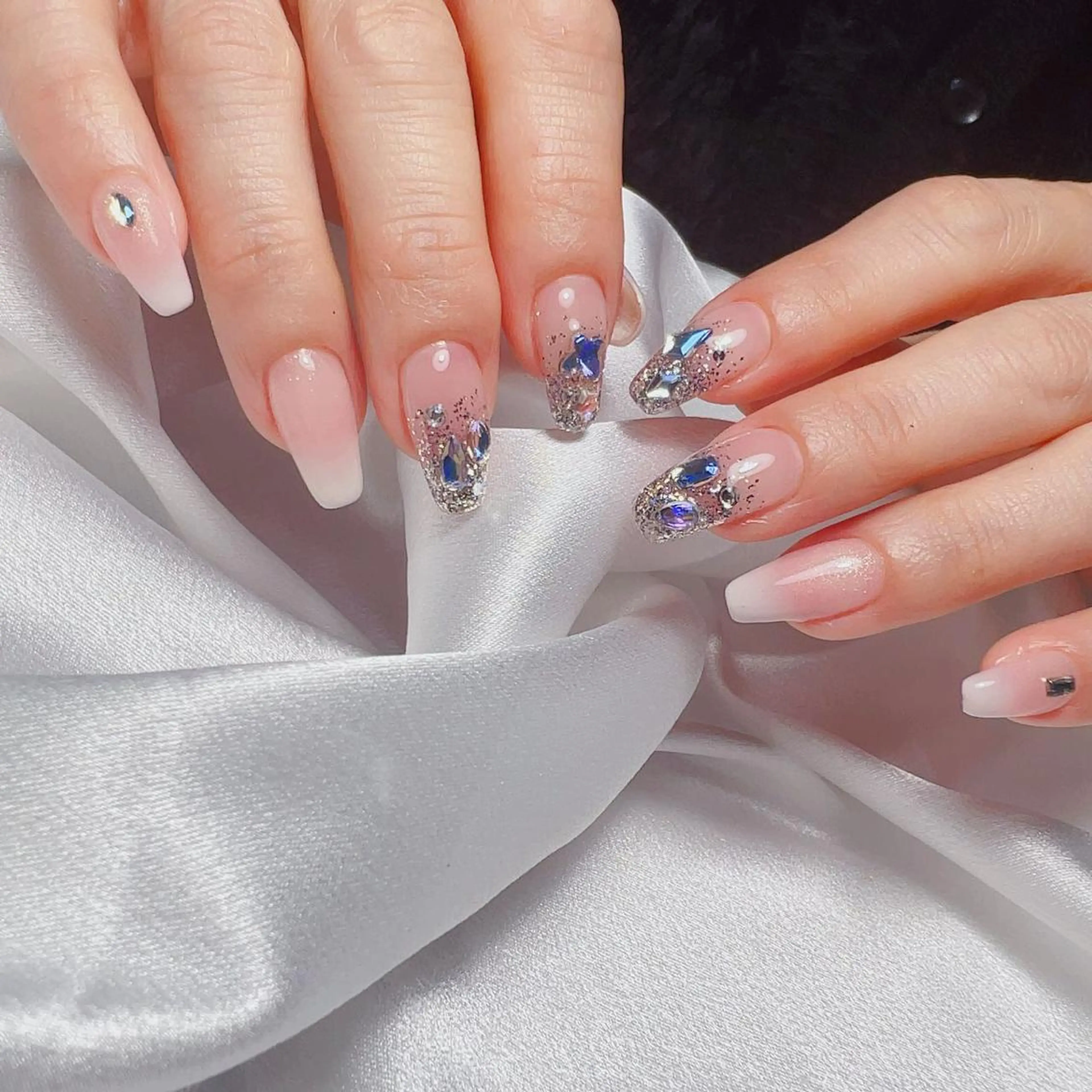 ミディアム めぐみのネイルサロン スタッフ練習のネイルデザイン